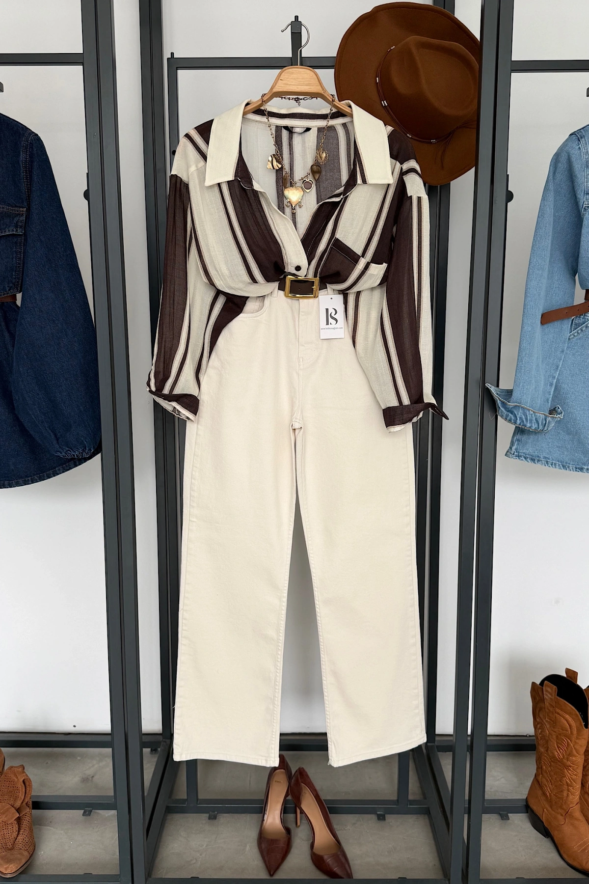 Straight Fit Jean Ekru