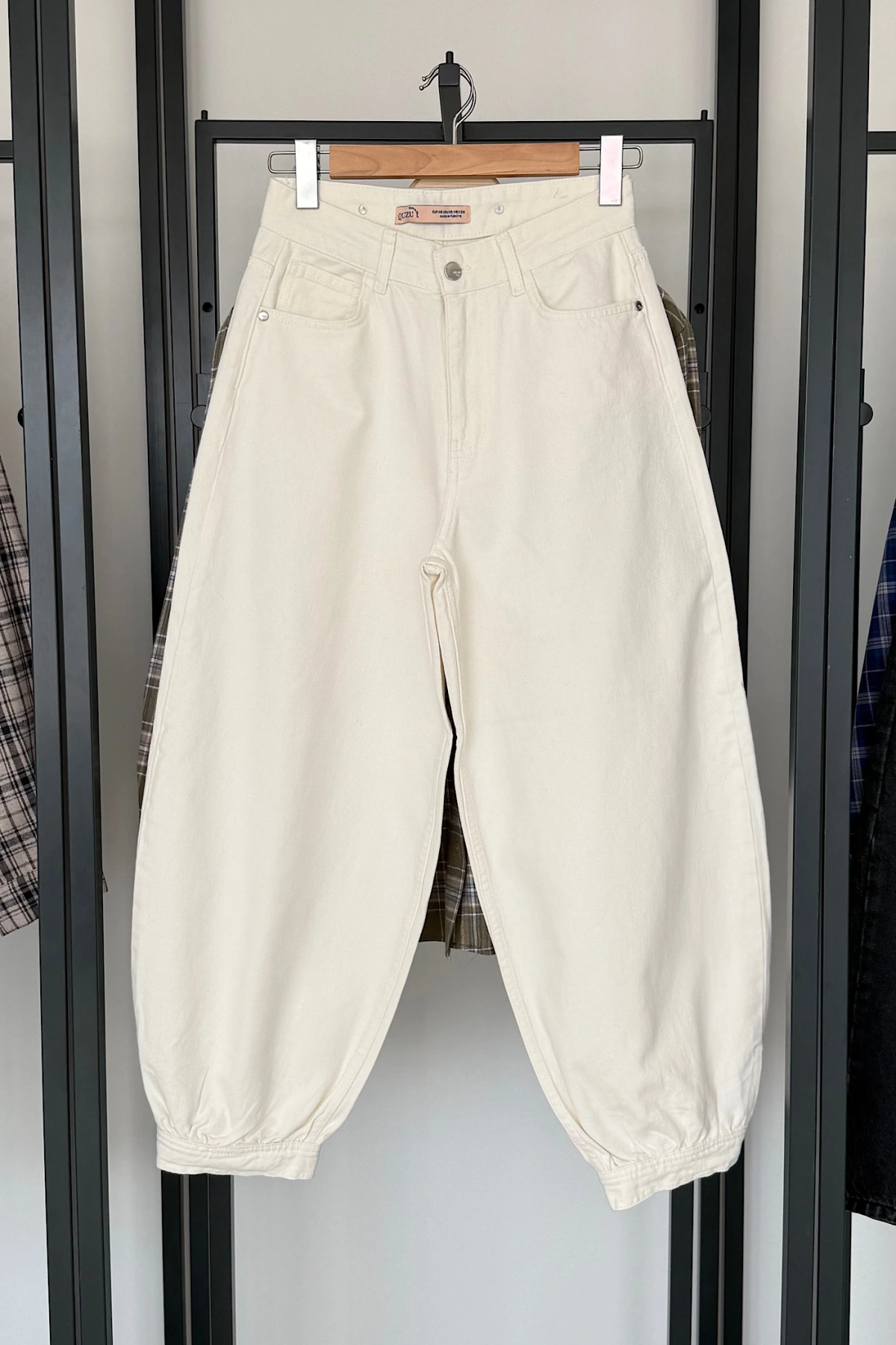 Tapered Jean Ekru