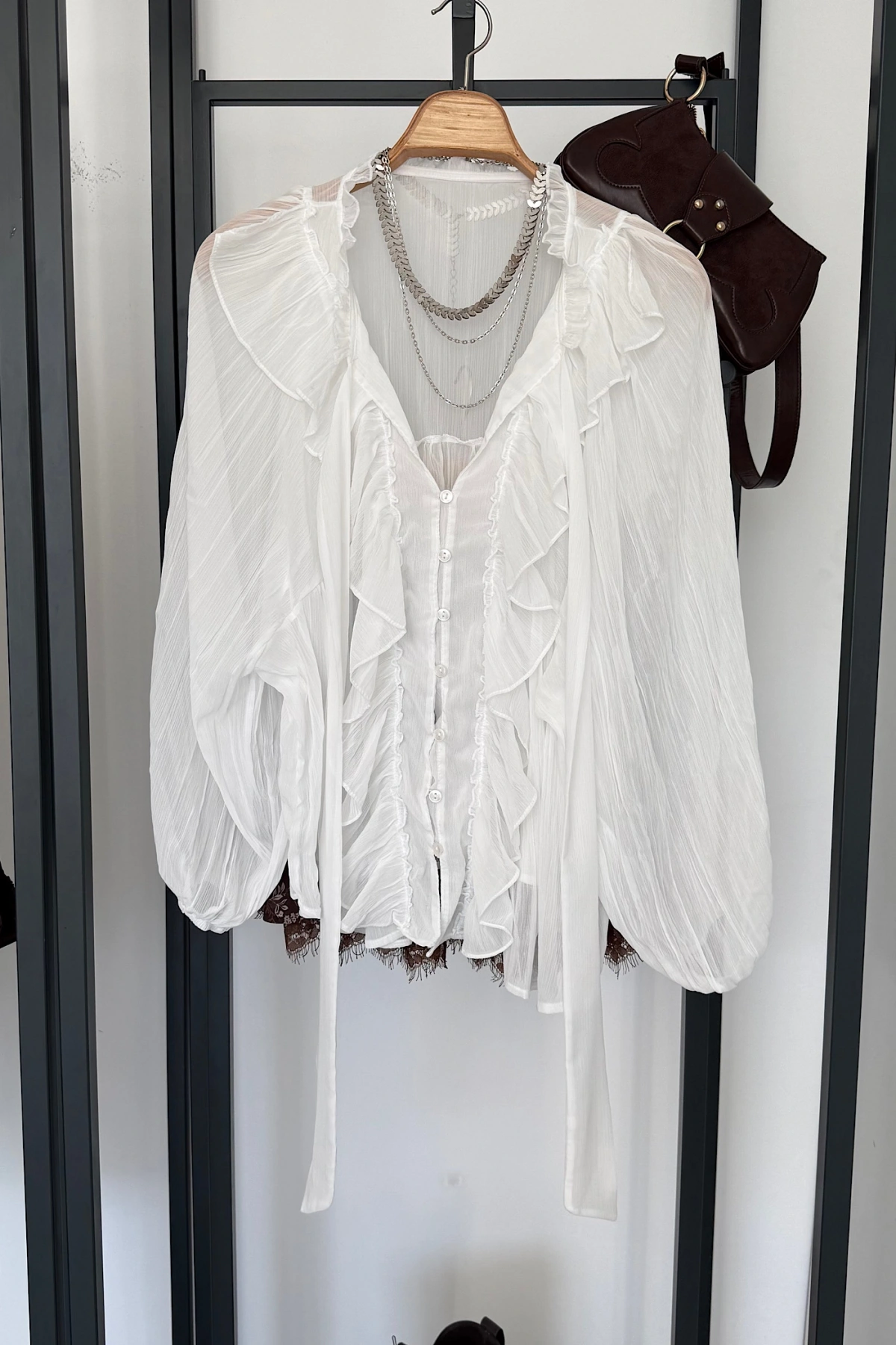 Tasarım Volanlı Bağlama Detaylı Gömlek Beyaz