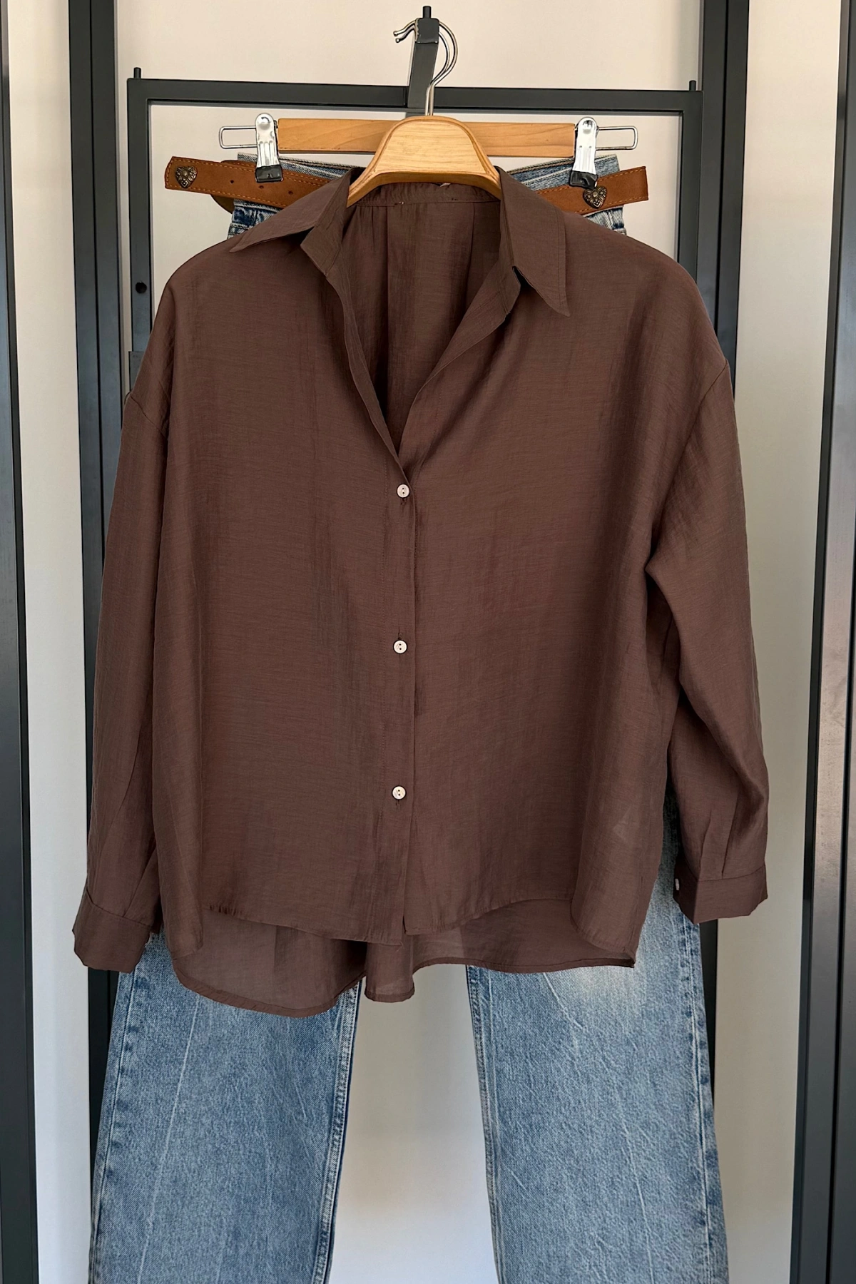 Üç Düğmeli Basic Gömlek Kahverengi