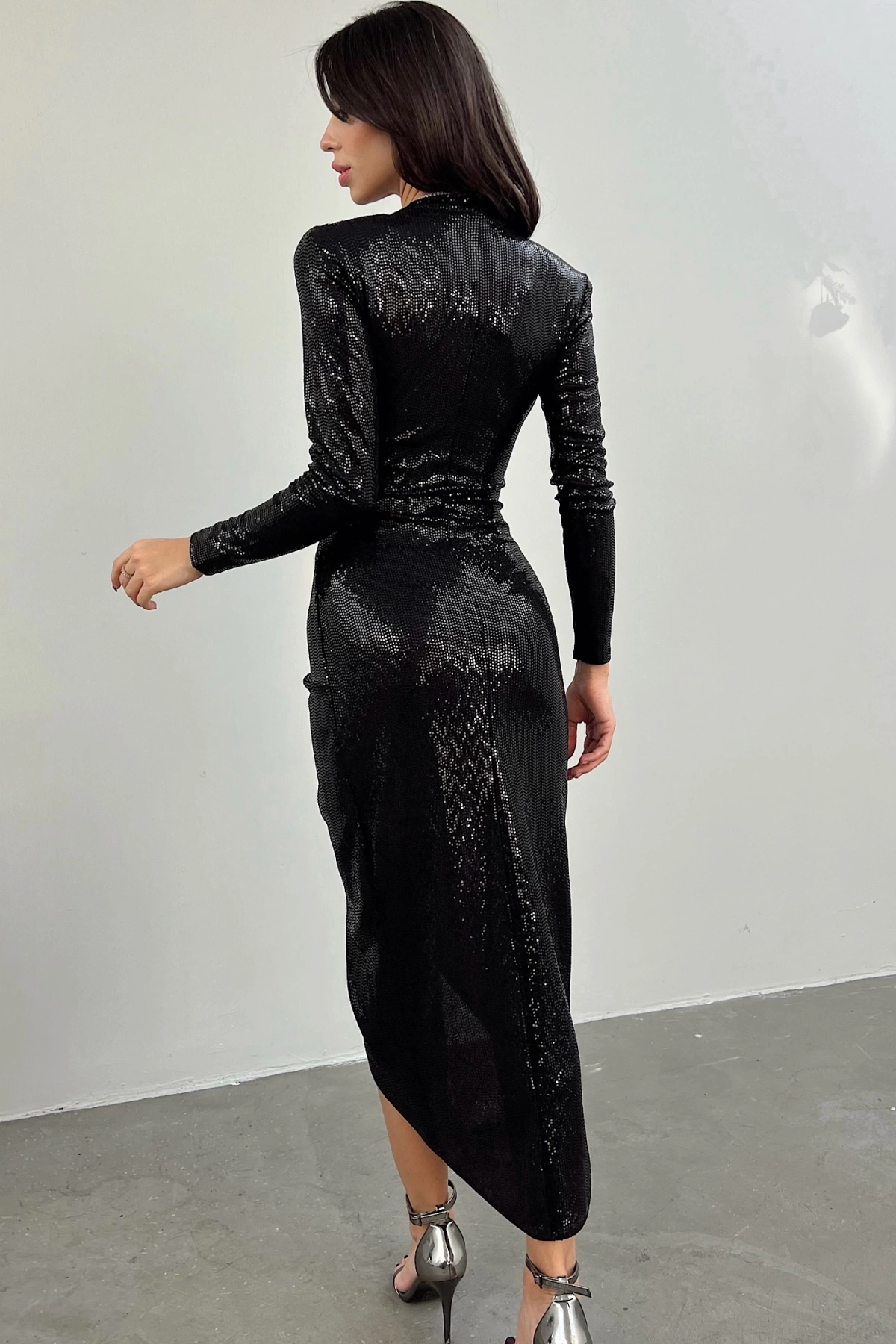 Long Sleeved Draped Dress / Black