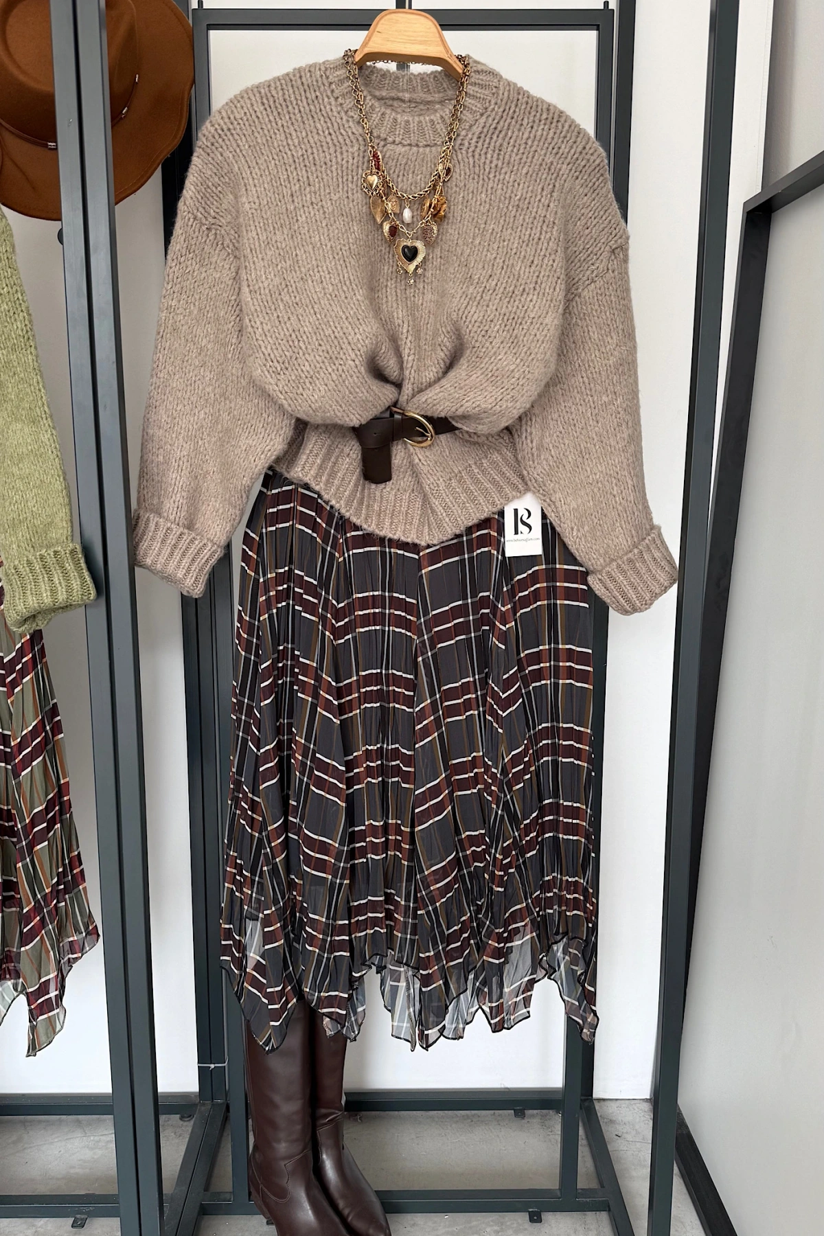 Uzun Kollu Kazak Açık Vizon