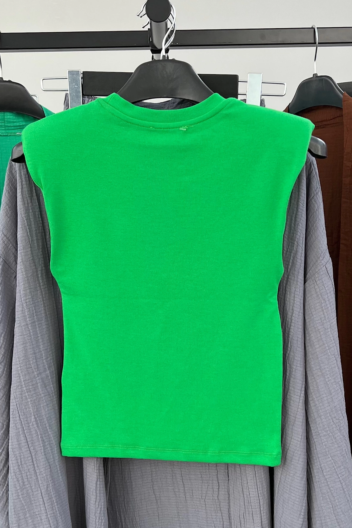 Vatkalı Kolsuz Tshirt Yeşil