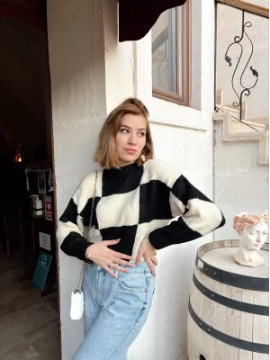 Dama Model Siyah Beyaz Kazak