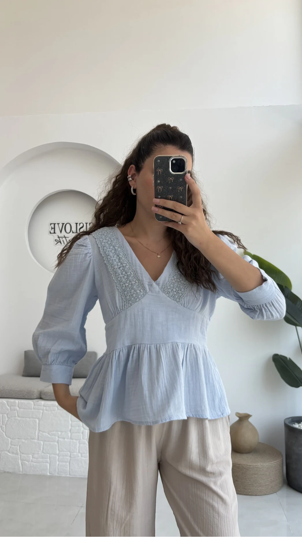 1034 - Freesia Dantel Detay Müslin Bluz - Bebe Mavisi