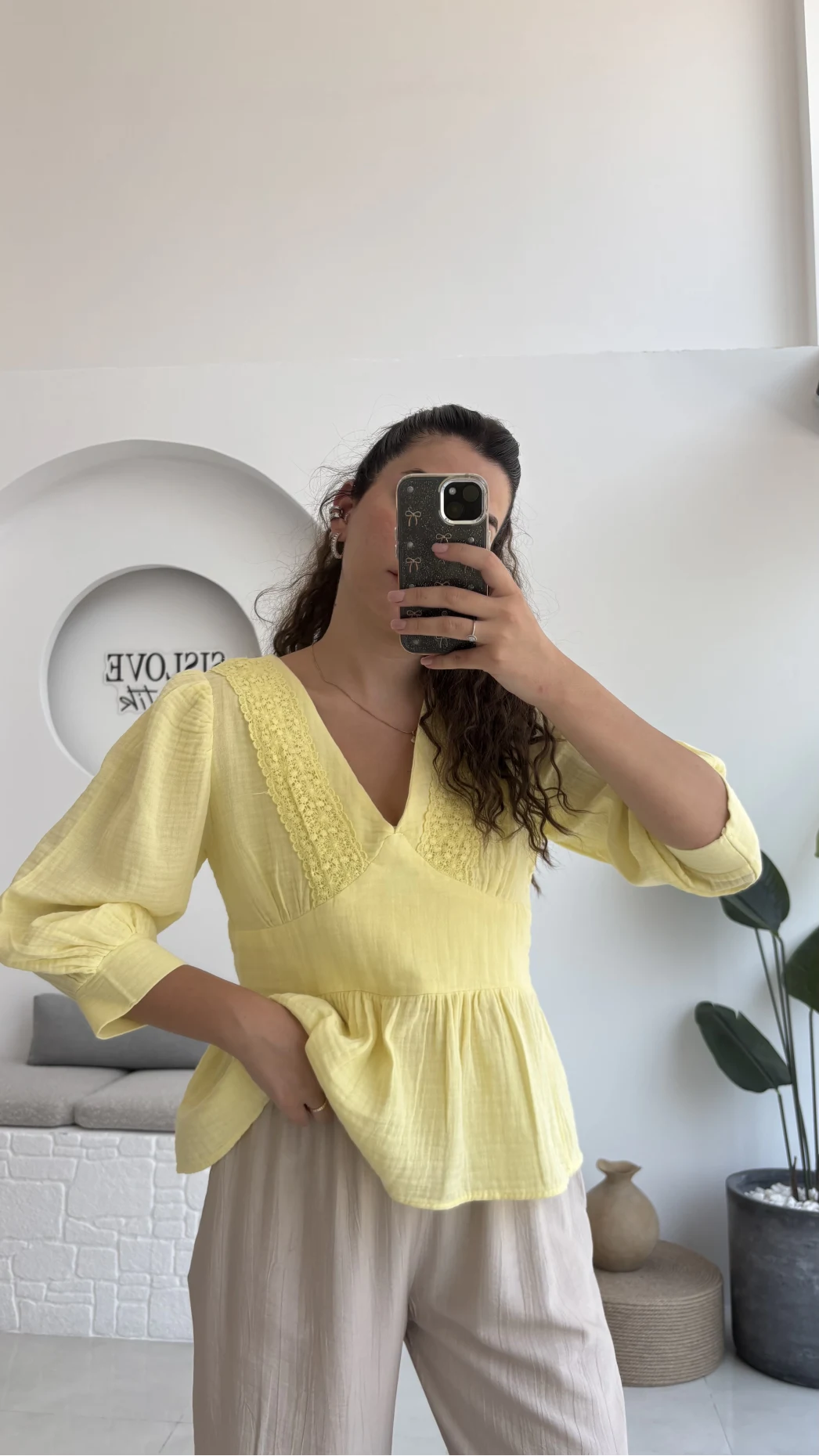 1034 - Freesia Dantel Detay Müslin Bluz - Sarı