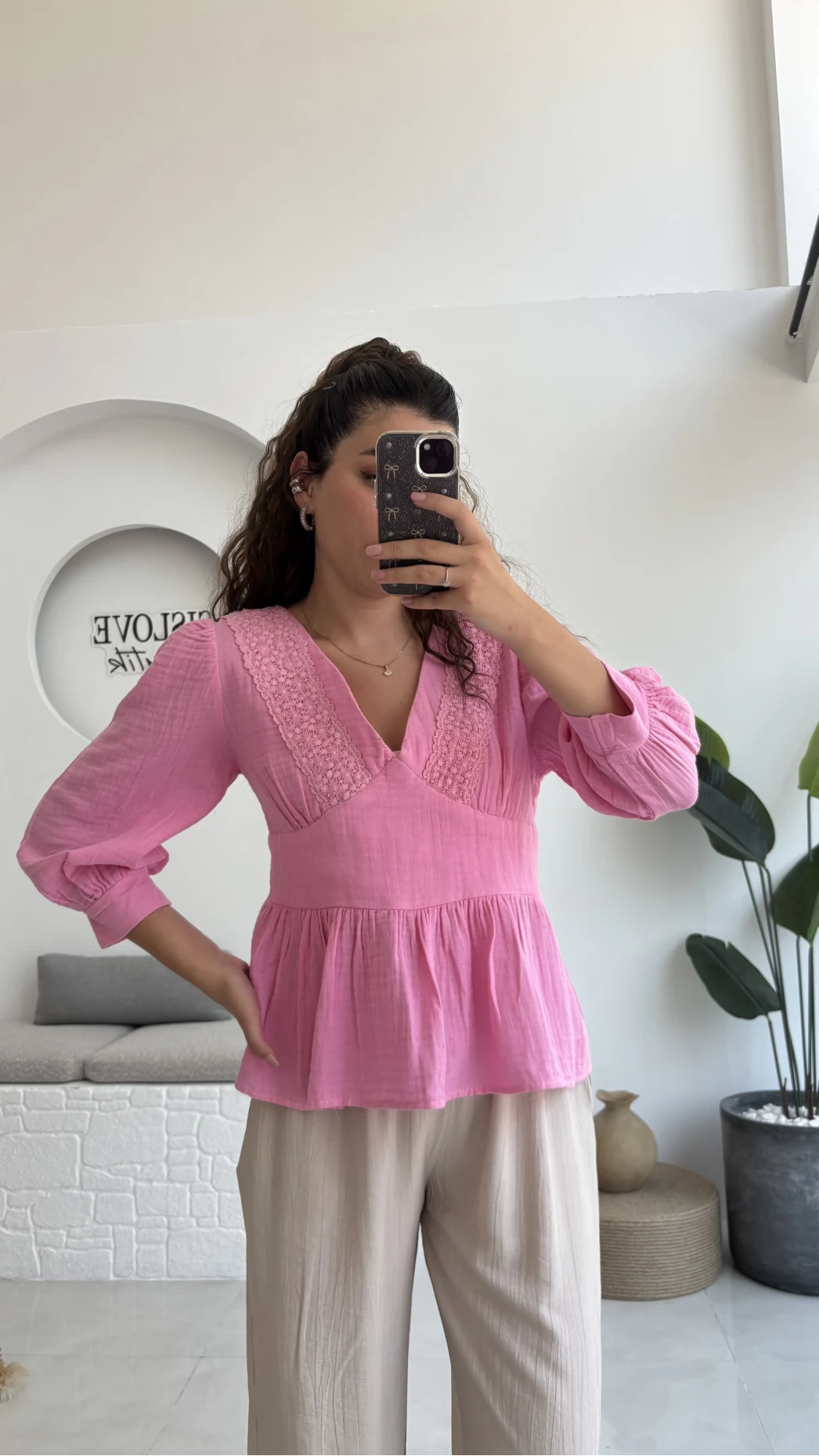 1034 - Freesia Dantel Detay Müslin Bluz - Şeker Pembesi