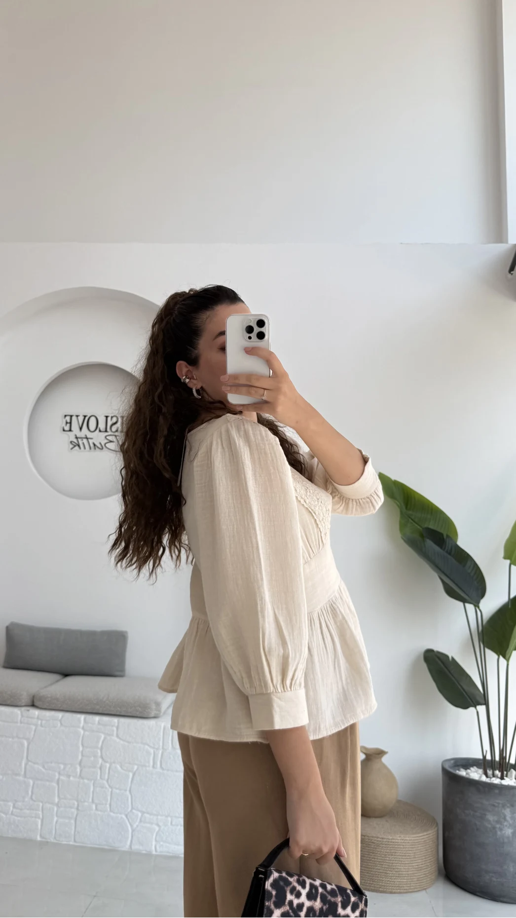 1034 - Freesia Dantel Detay Müslin Bluz - Taş