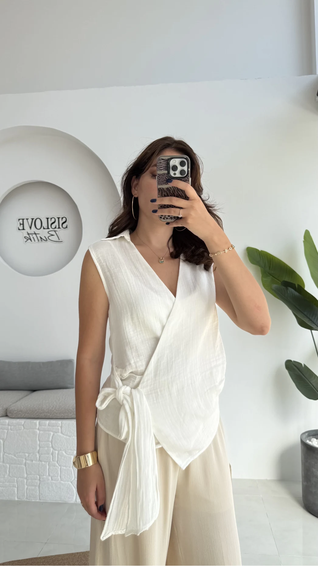 1036 - Rarity Polo Yaka Sıfır Kol Müslin Bluz - Kırık Beyaz