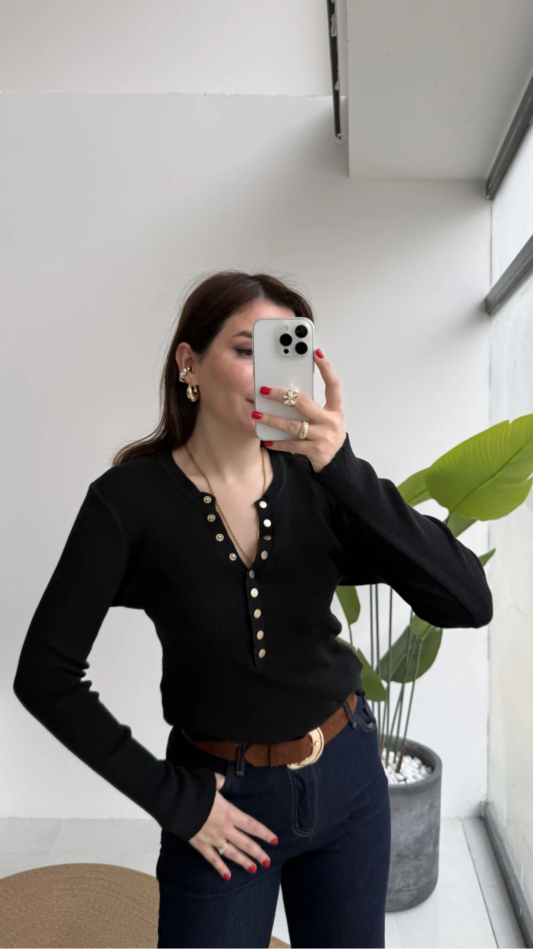 Lyssa V Yaka Çıtçıtlı Triko Kazak - Siyah