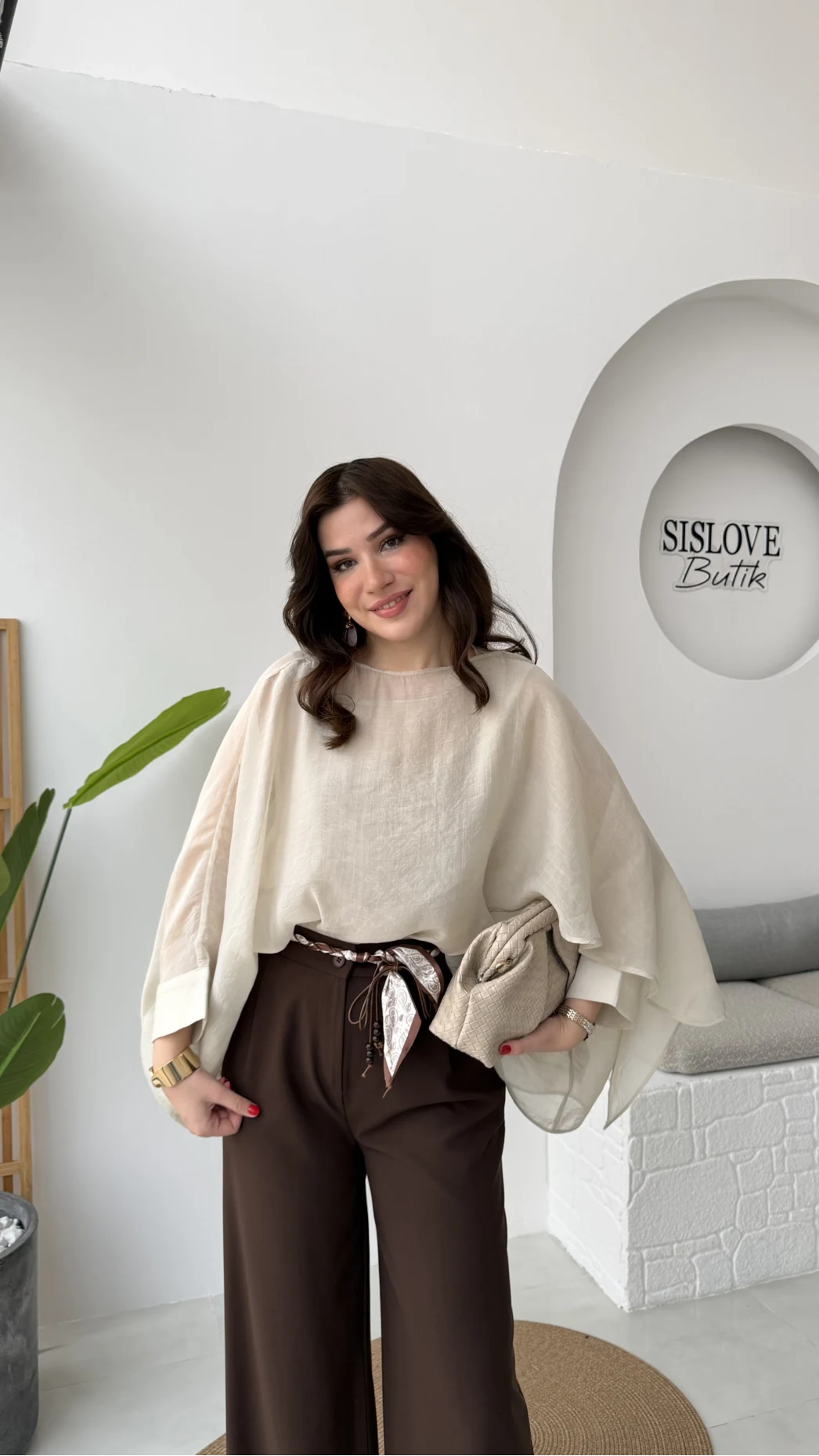 ÖN SİPARİŞ - Uçuşan Pelerin Bluz - Taş - Kod: 5026