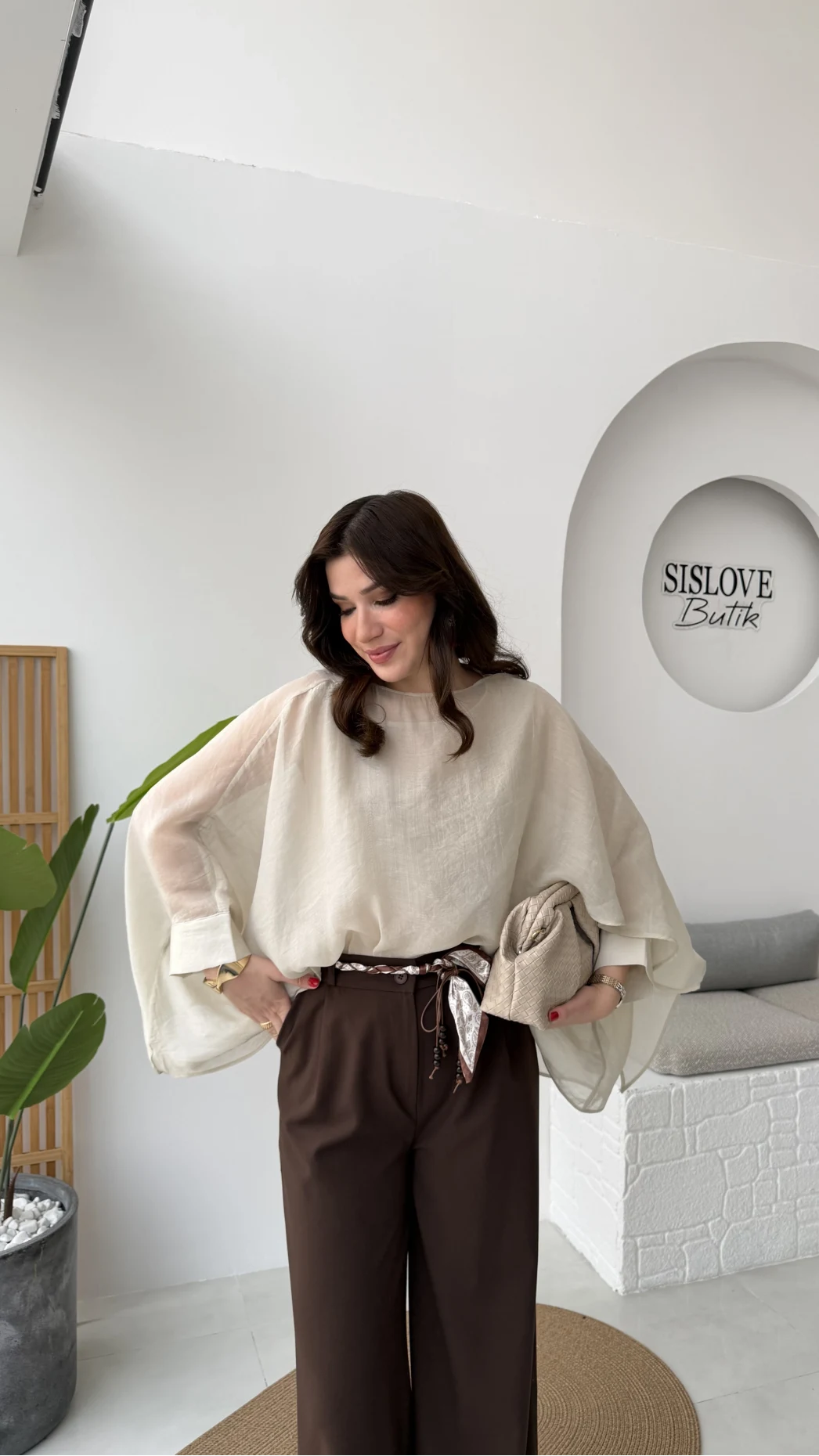 ÖN SİPARİŞ - Uçuşan Pelerin Bluz - Taş - Kod: 5026