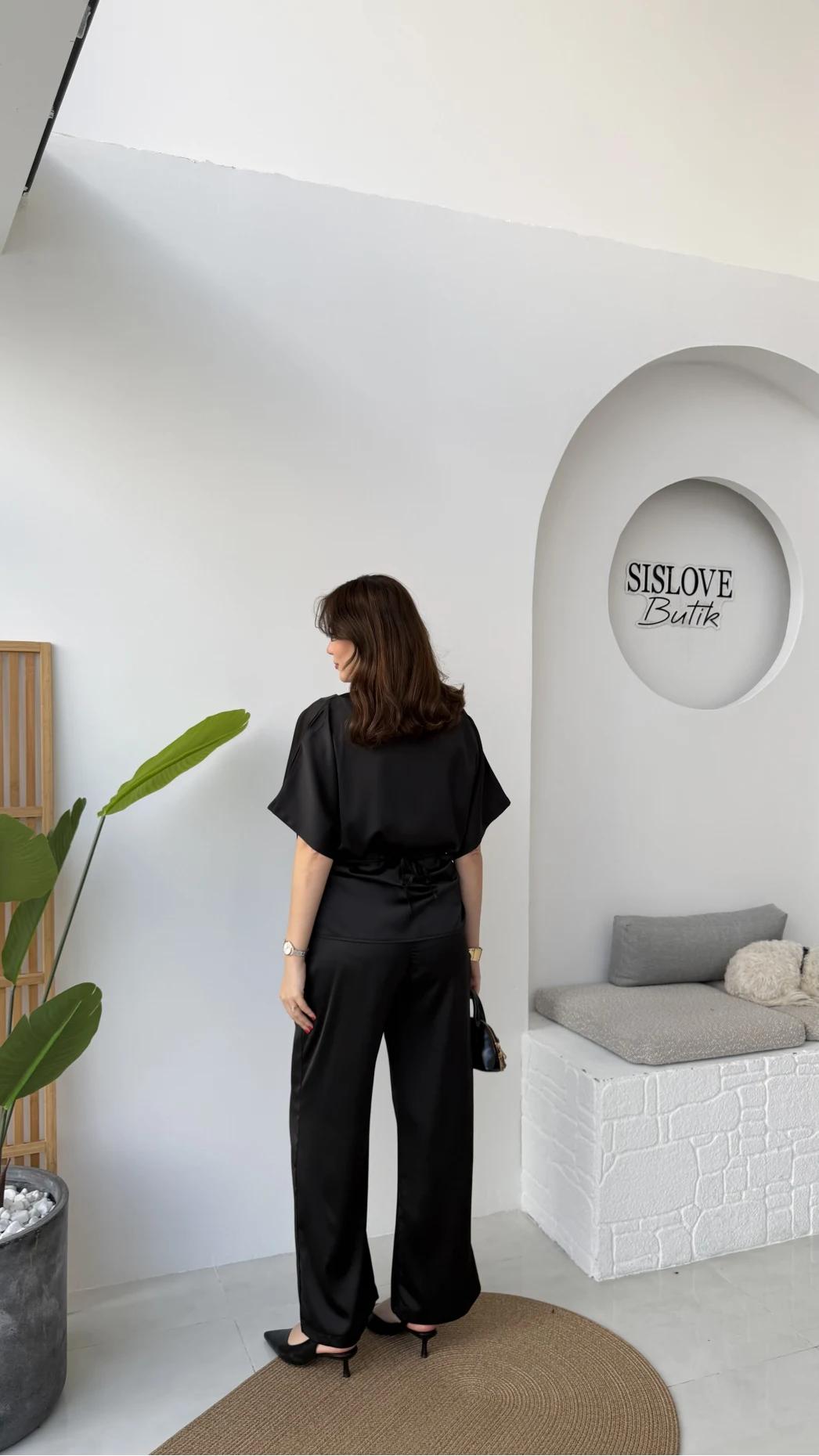 Elodia Kısa Kol Bağlamalı Saten Takım - Siyah