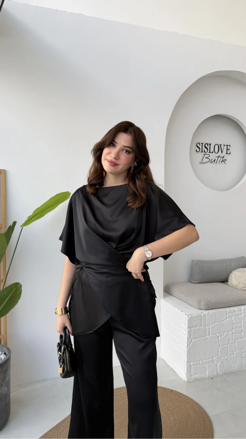 Elodia Kısa Kol Bağlamalı Saten Takım - Siyah