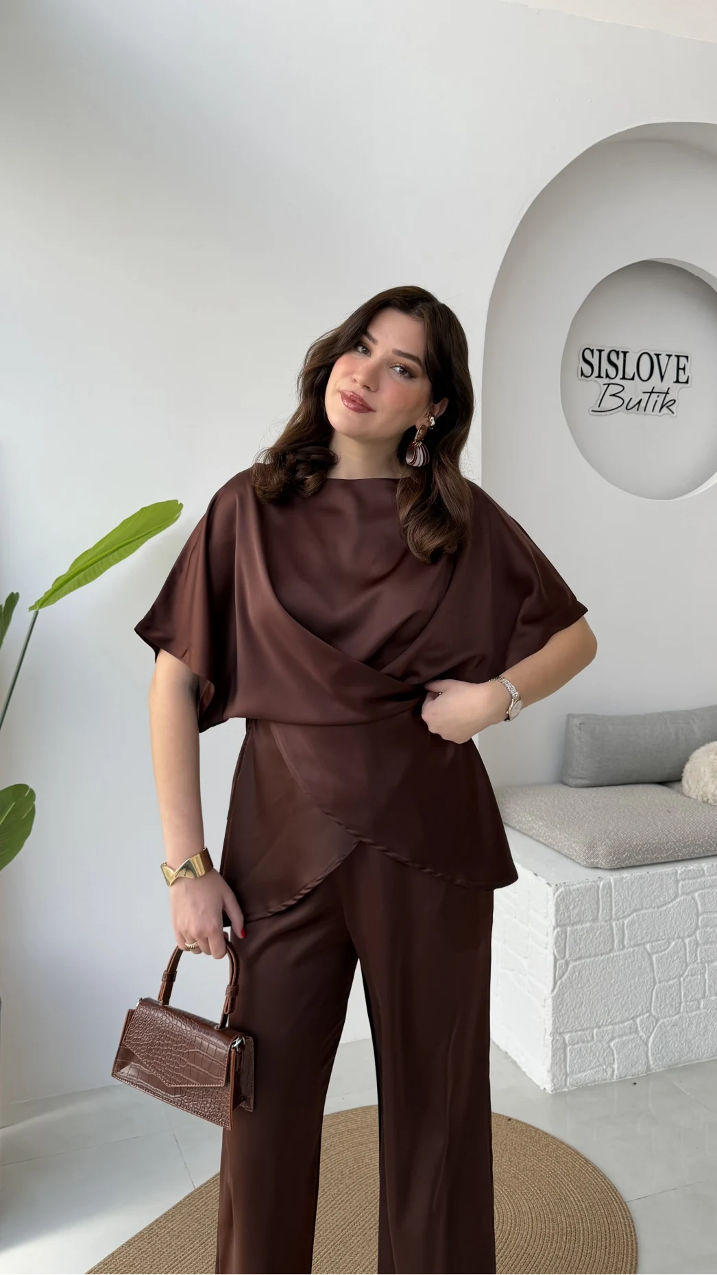 Elodia Kısa Kol Bağlamalı Saten Takım - Acı Kahve