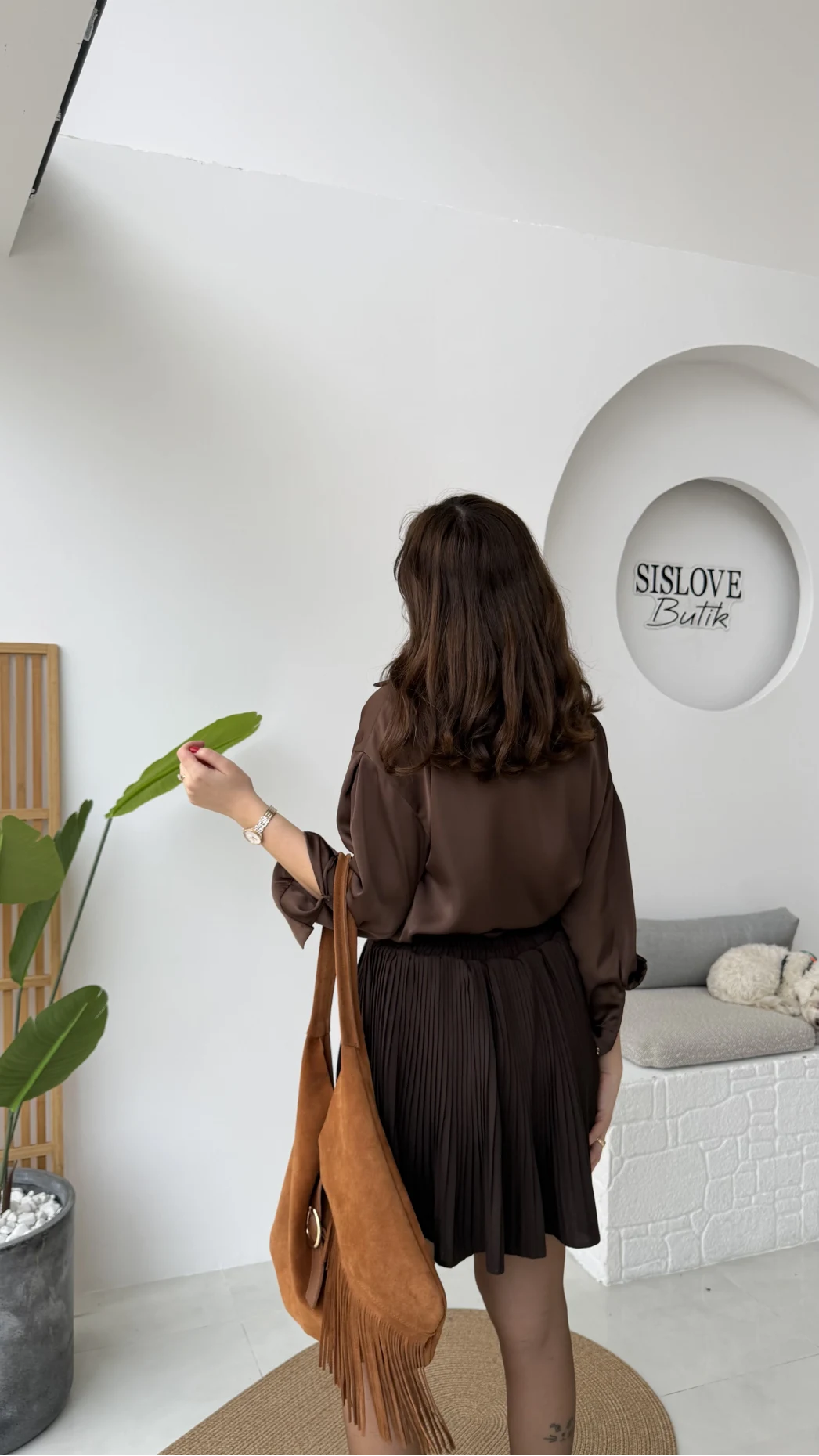 Odın Bağcıklı V Yaka Saten Gömlek - Acı Kahve - Kod: 5022