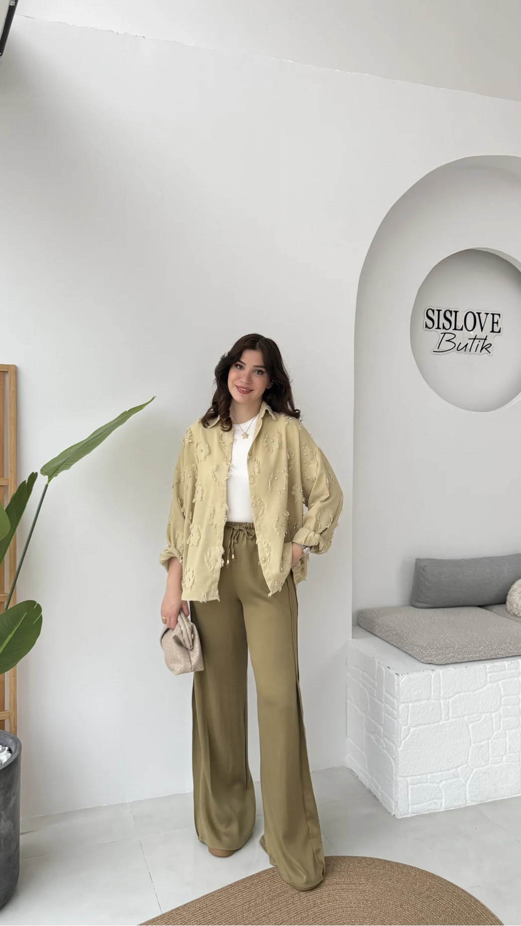 Püskül Dokulu Taş Detay Gömlek - Yeşil - Kod: 2121