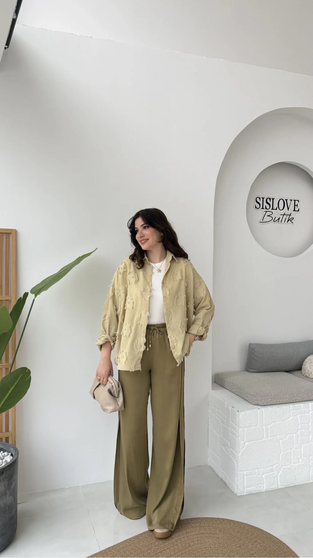 Püskül Dokulu Taş Detay Gömlek - Yeşil - Kod: 2121