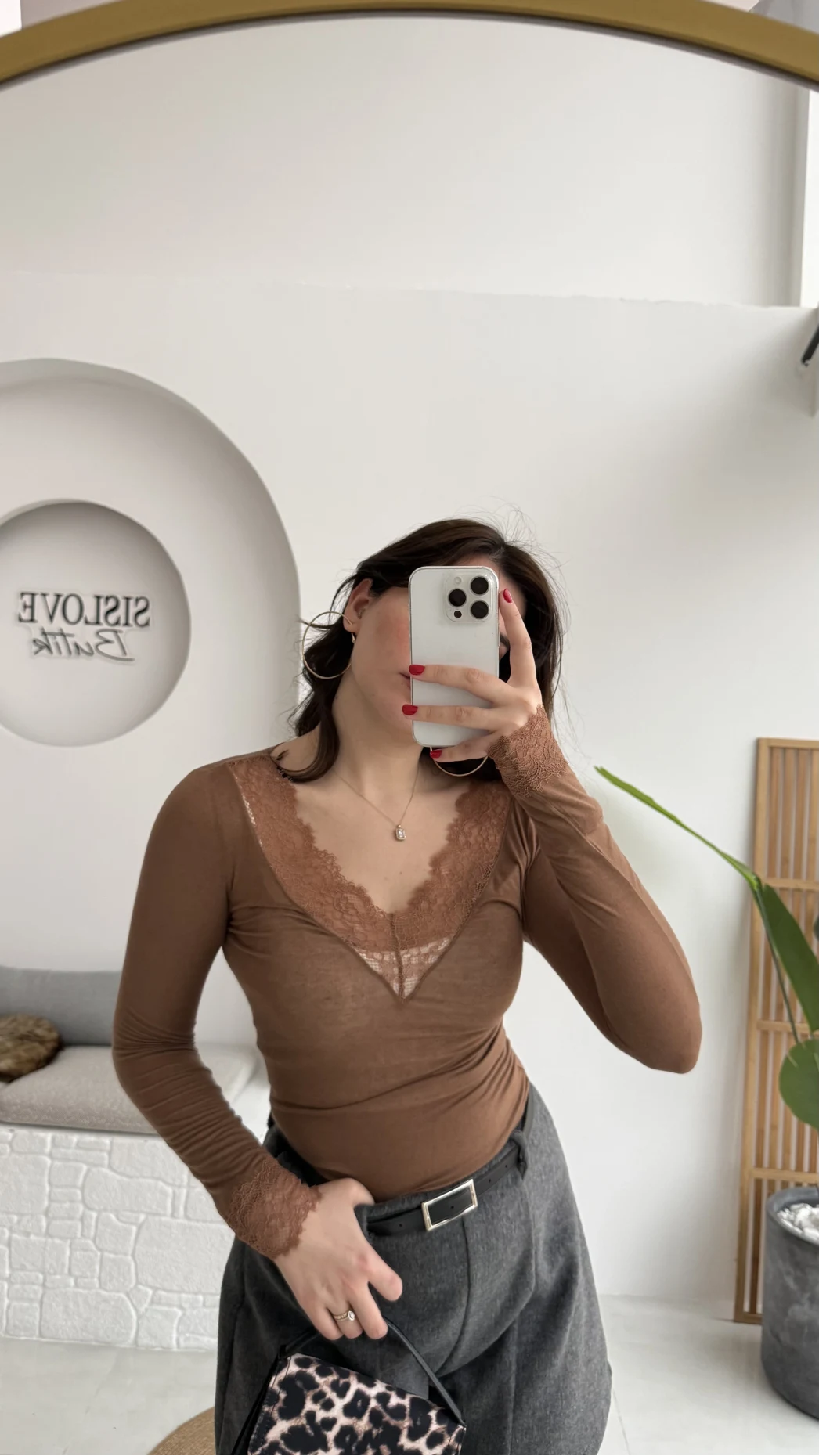 V Yaka Dantel Detay Kaşmir Bluz - Koyu Vizon - Kod: 32311