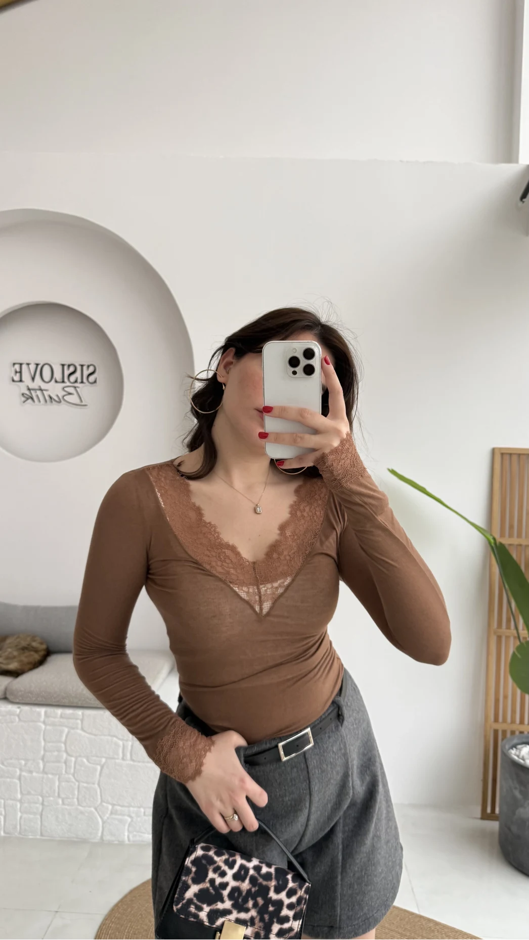 V Yaka Dantel Detay Kaşmir Bluz - Koyu Vizon - Kod: 32311