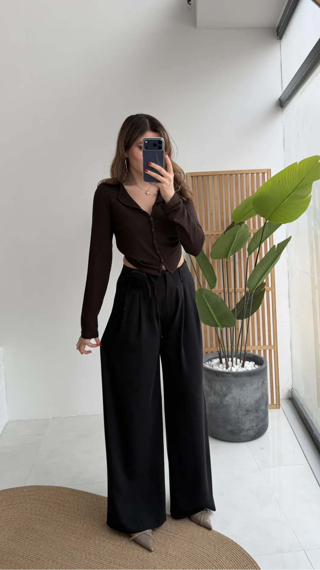 Gül Detay Bağcıklı Pantolon - Siyah - Kod: 3902