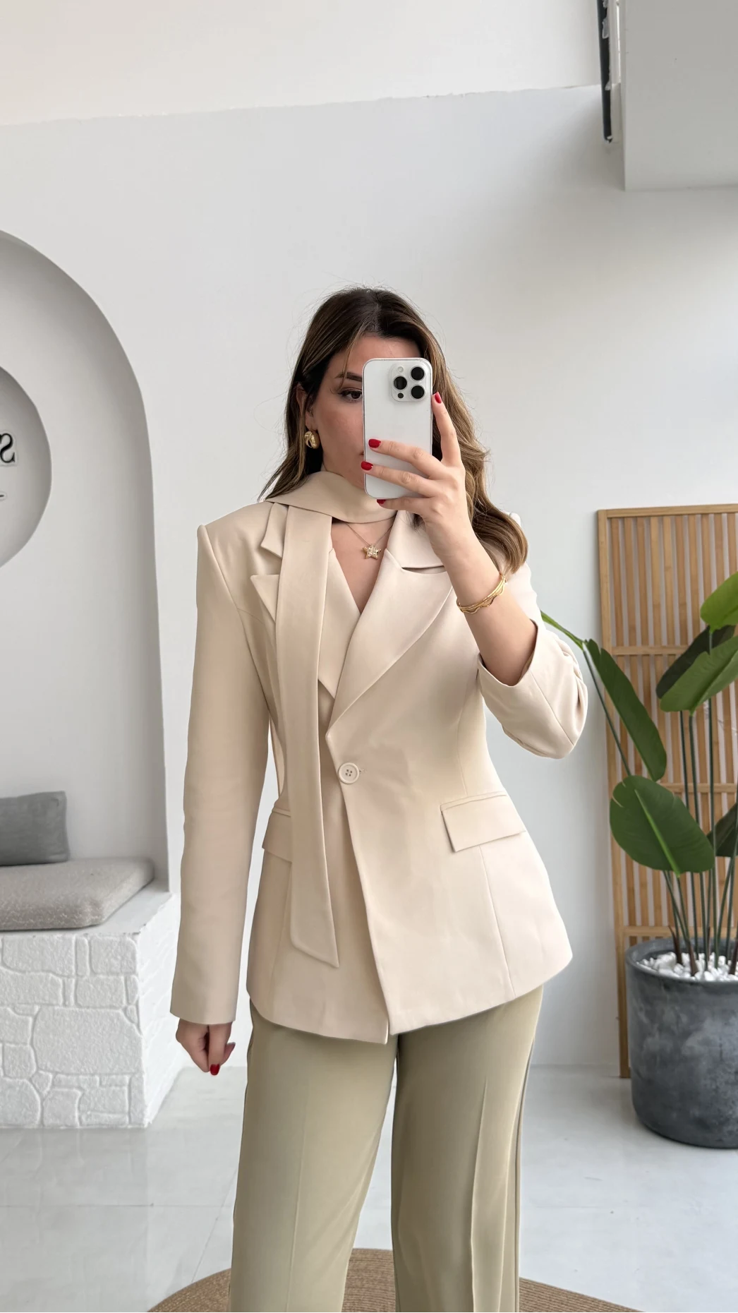 Lucy Fularlı Bele Oturan Blazer Ceket - Krem