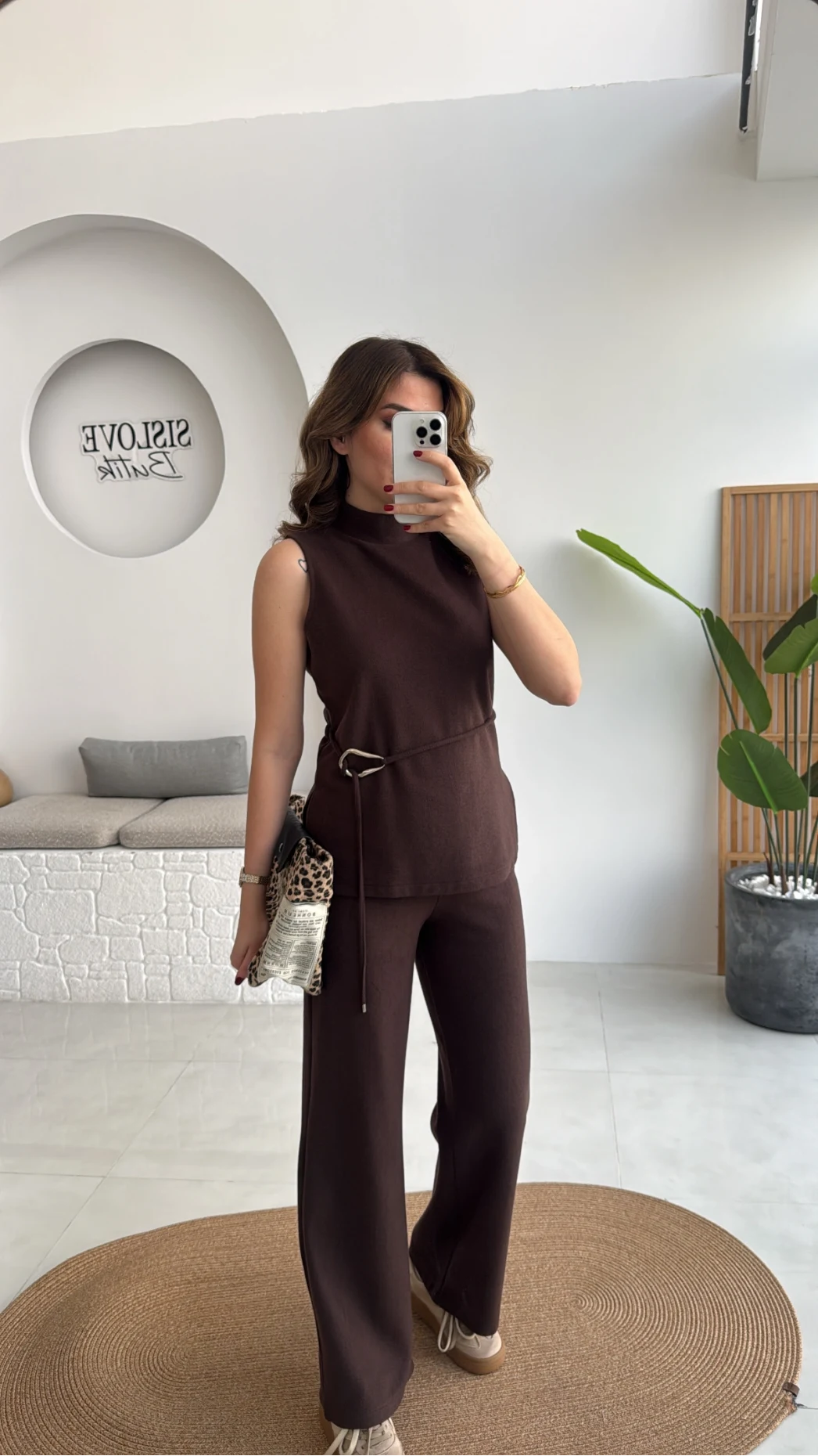 Dik Yaka Sıfır Kol Aksesuar Bağcıklı Triko Takım - Acı Kahve - Kod: 0883