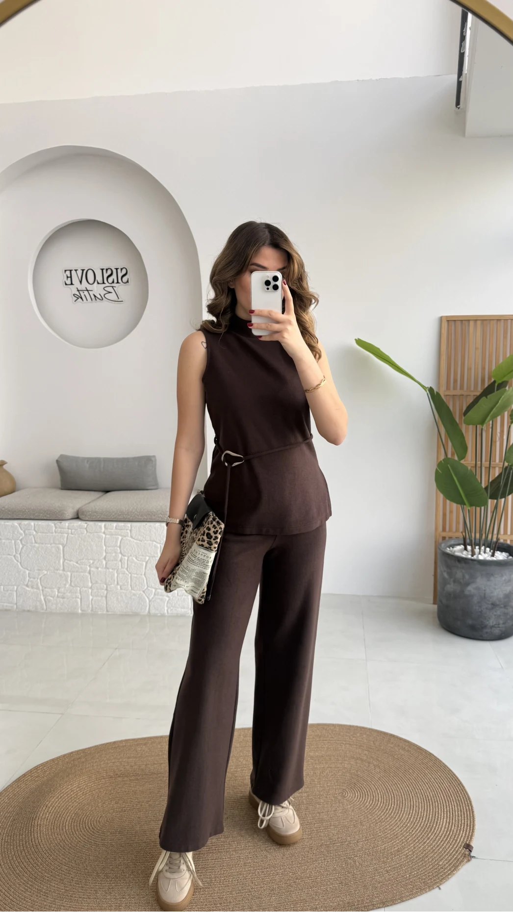 Dik Yaka Sıfır Kol Aksesuar Bağcıklı Triko Takım - Acı Kahve - Kod: 0883