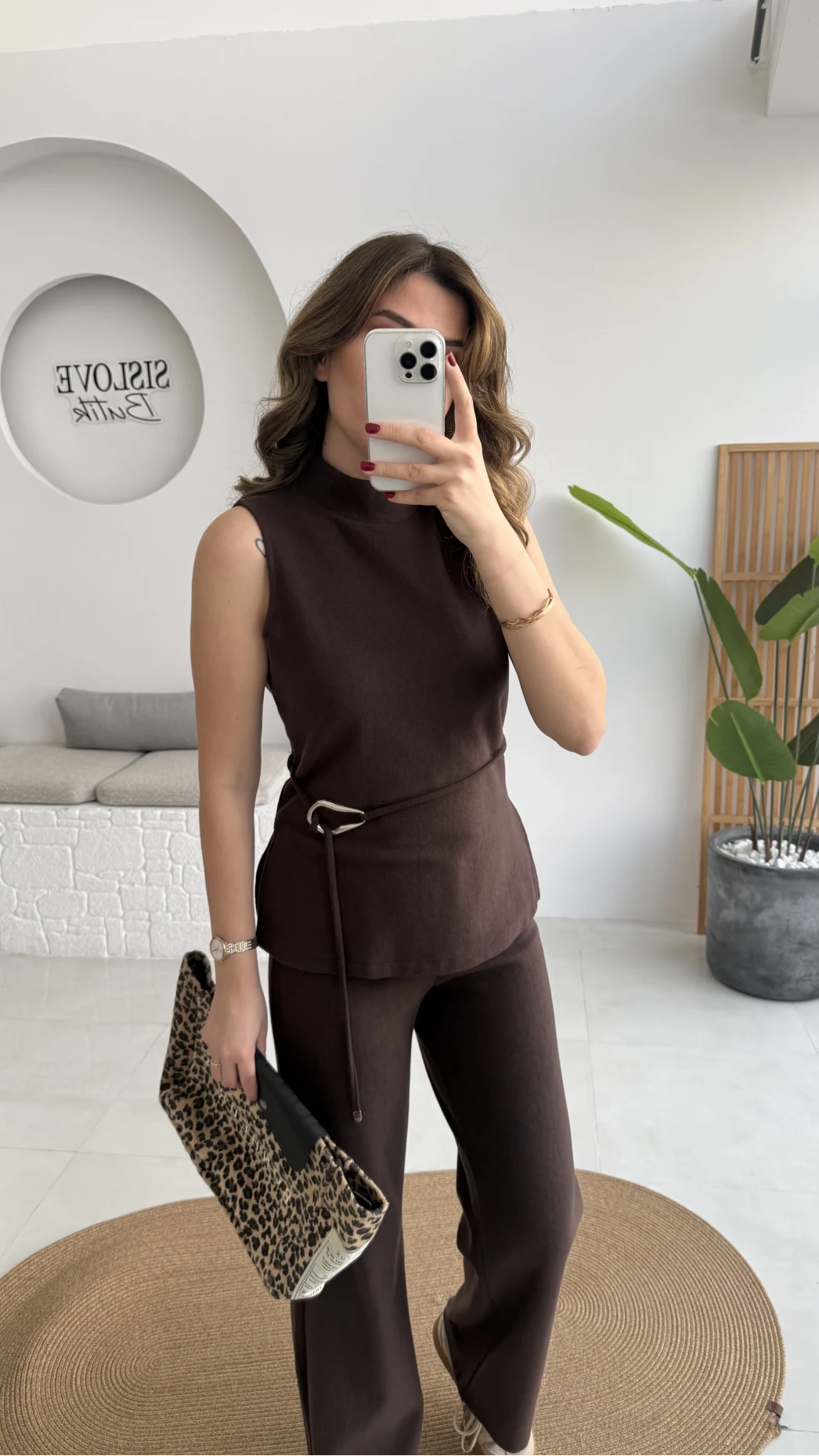 Dik Yaka Sıfır Kol Aksesuar Bağcıklı Triko Takım - Acı Kahve - Kod: 0883