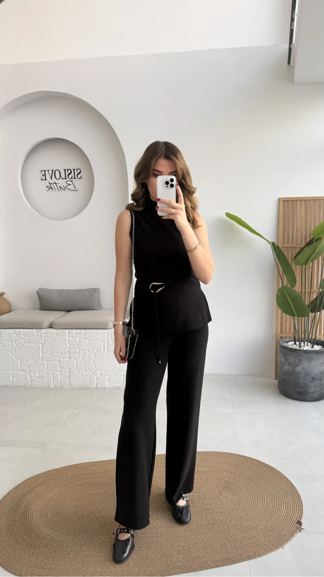 Dik Yaka Sıfır Kol Aksesuar Bağcıklı Triko Takım - Siyah - Kod: 0883