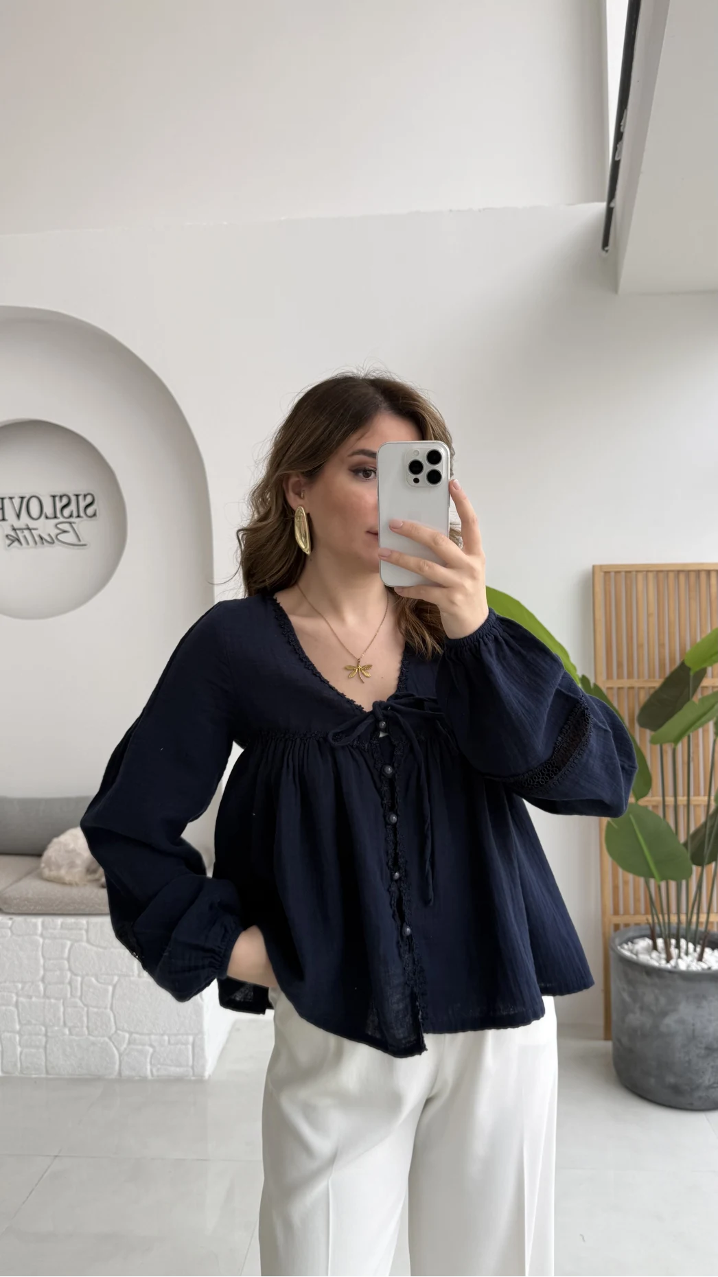 Peri İnci Detay Lacivert Bluz