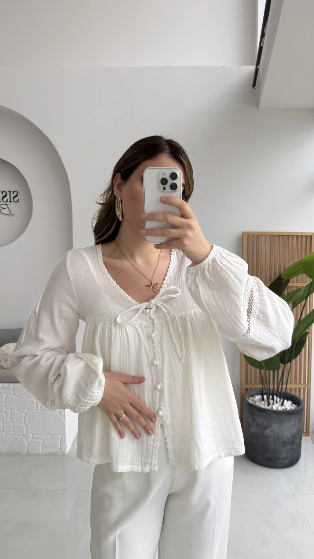 Peri İnci Detay Beyaz Bluz