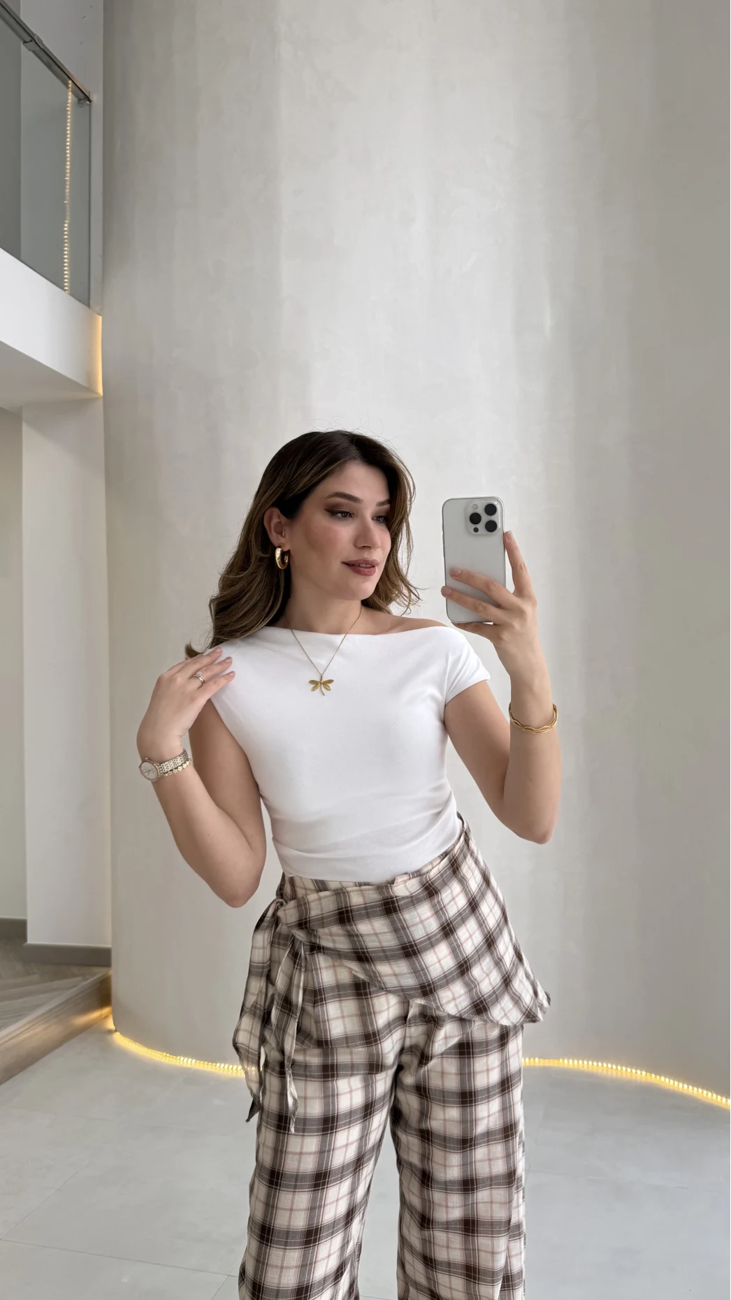 Dilvin Kayık Yaka Beli Büzgülü Bluz - Ekru - Kod: 32613