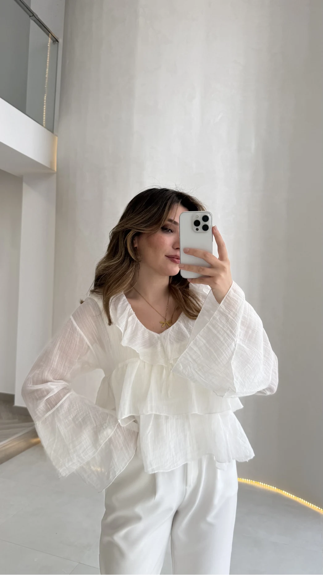 Liry Fırfırlı V Yaka Transparan Bluz - Beyaz - Kod: 1060