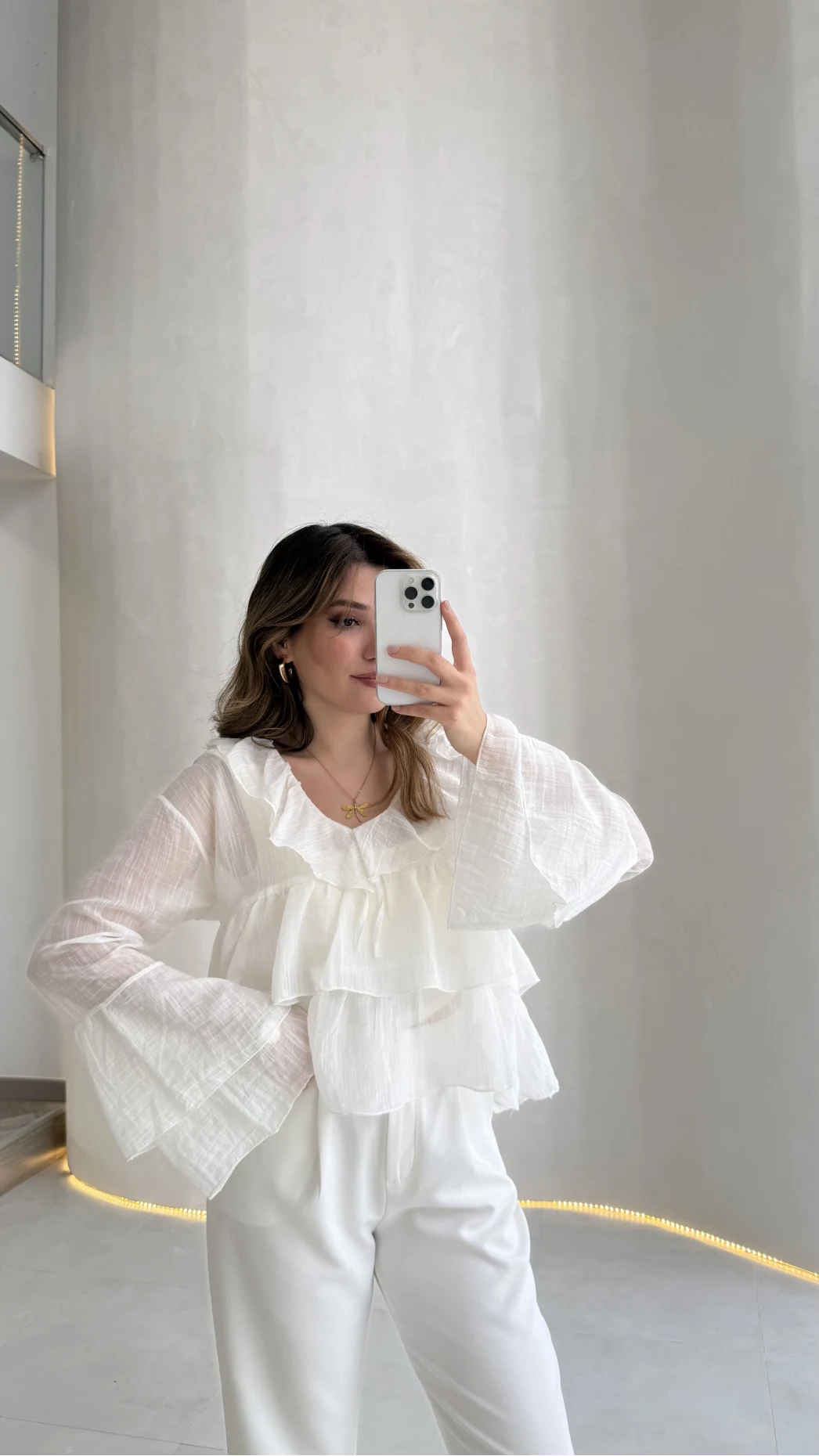 Liry Fırfırlı V Yaka Transparan Bluz - Beyaz - Kod: 1060