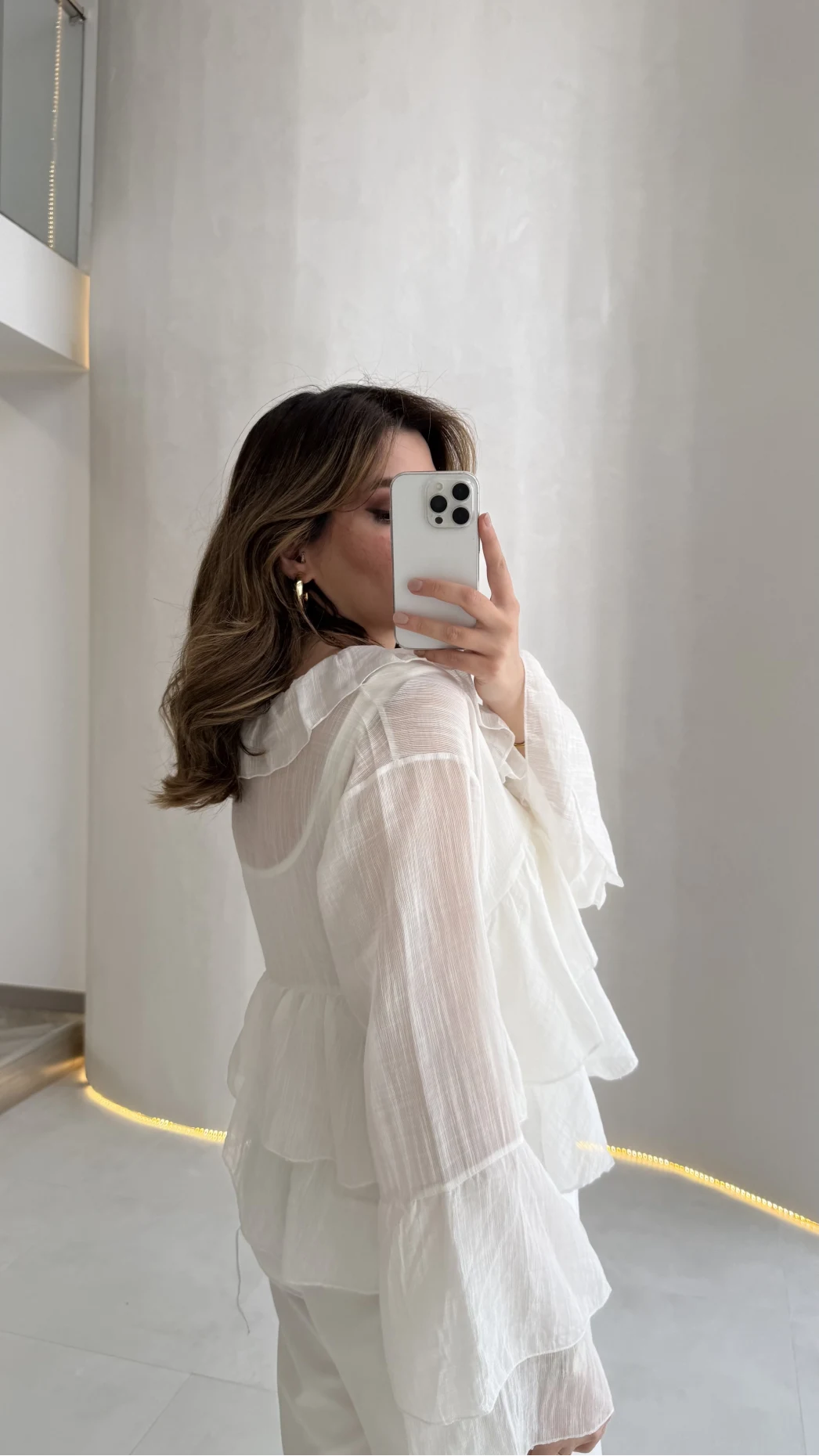 Liry Fırfırlı V Yaka Transparan Bluz - Beyaz - Kod: 1060