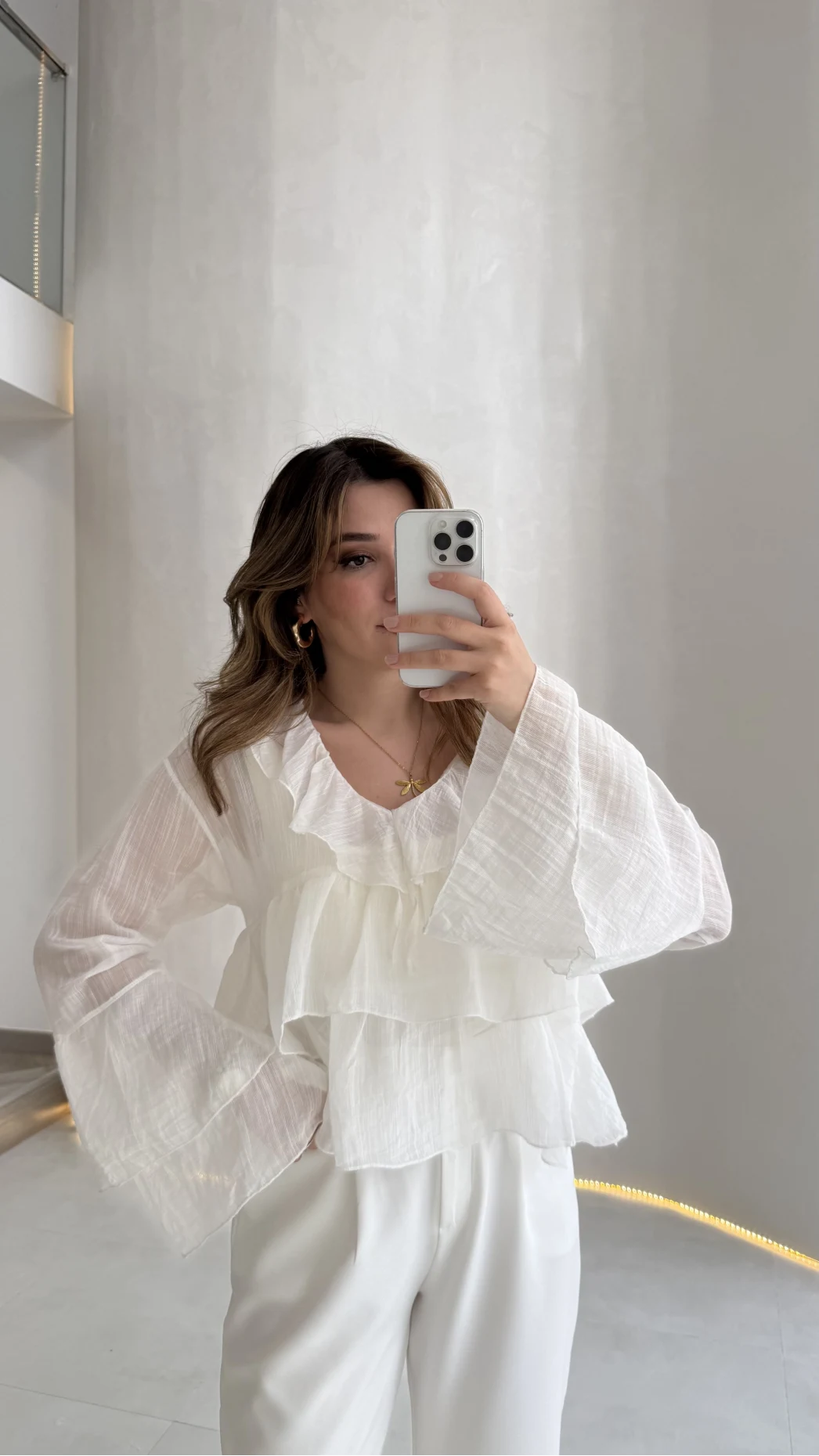 Liry Fırfırlı V Yaka Transparan Bluz - Beyaz - Kod: 1060