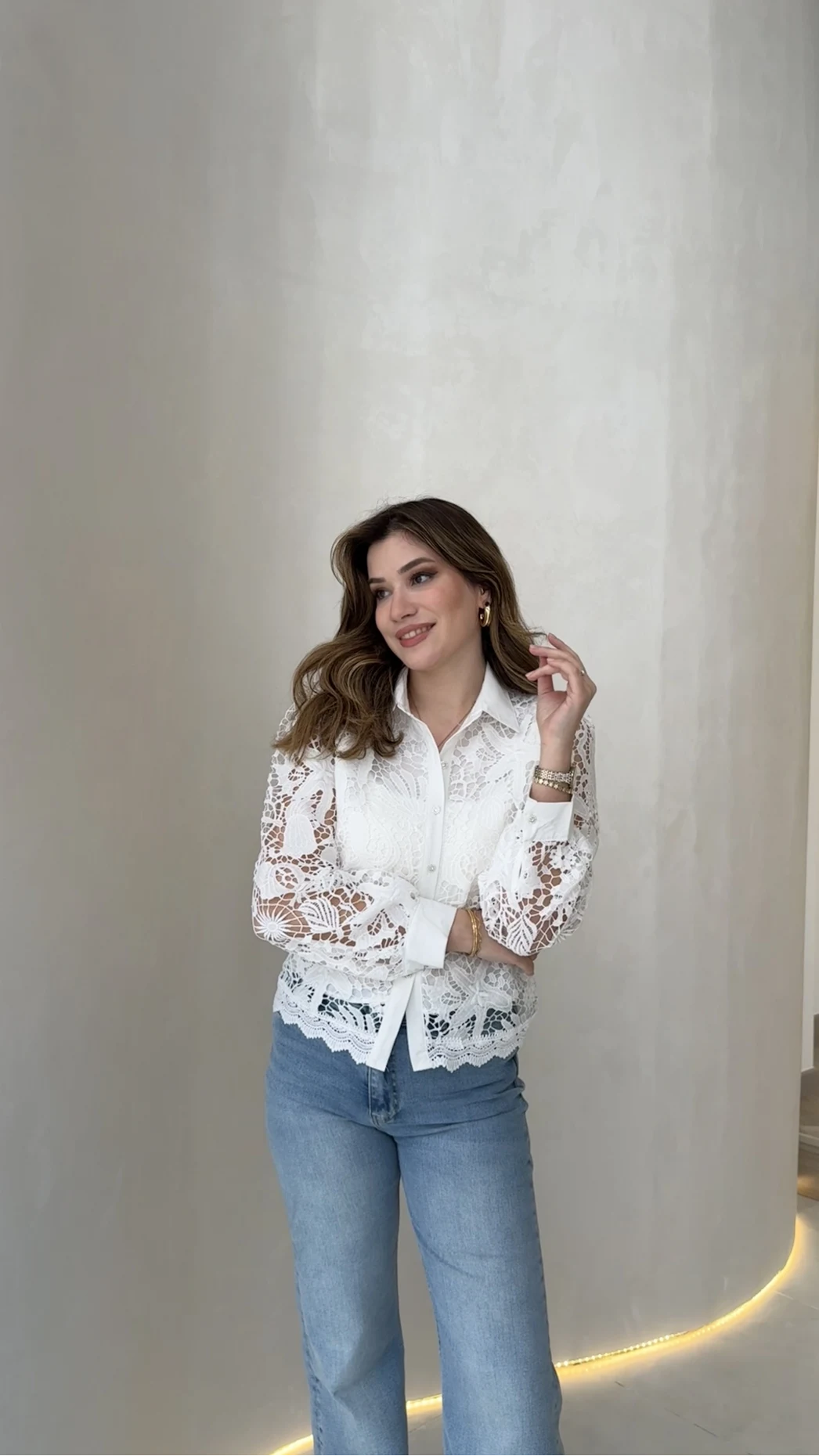 Çiçek Düğmeli Dantelli Gömlek - Beyaz - Kod: 39397