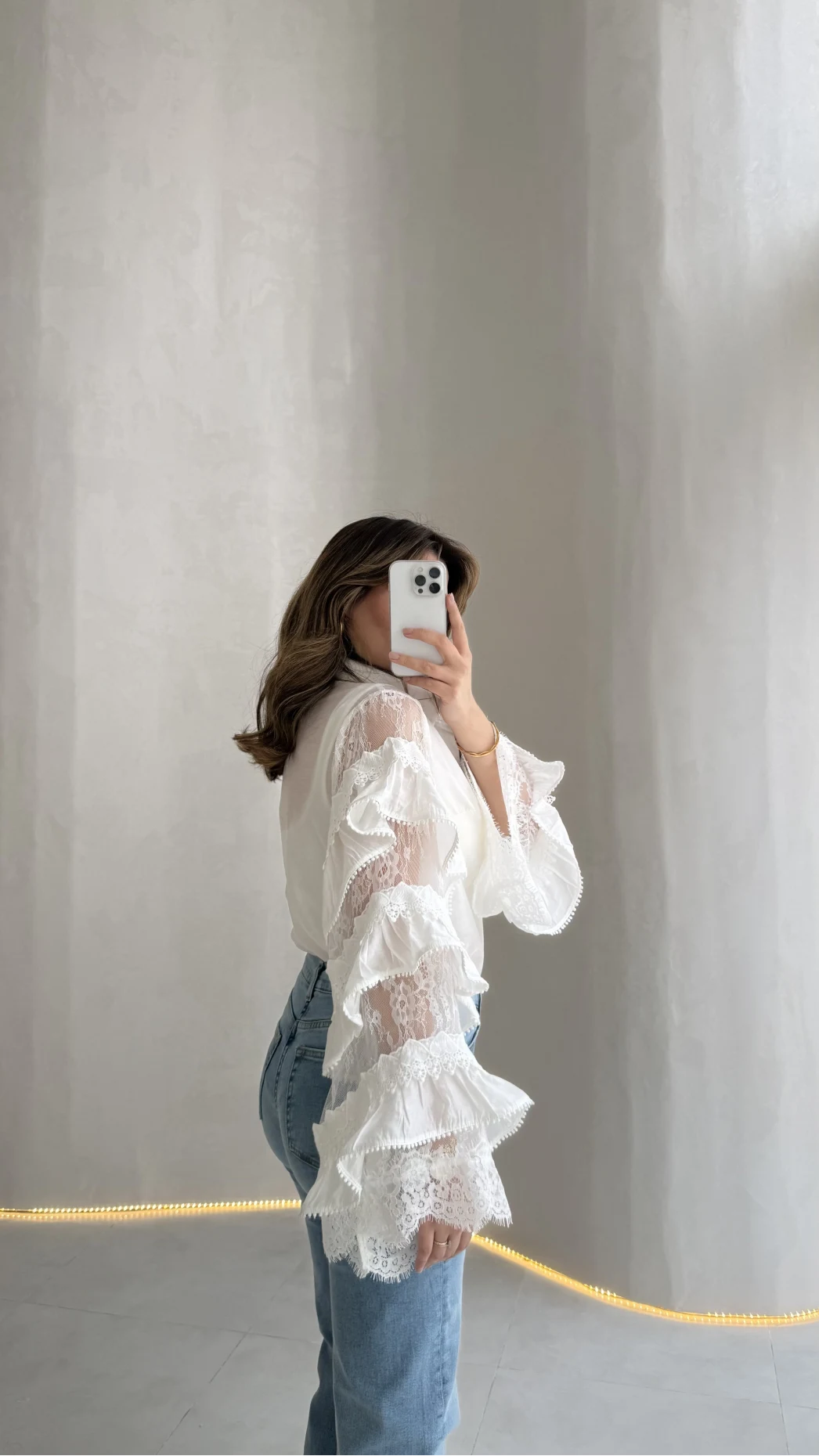 Çiçek Düğmeli Dantelli Gömlek - Beyaz - Kod: 39397