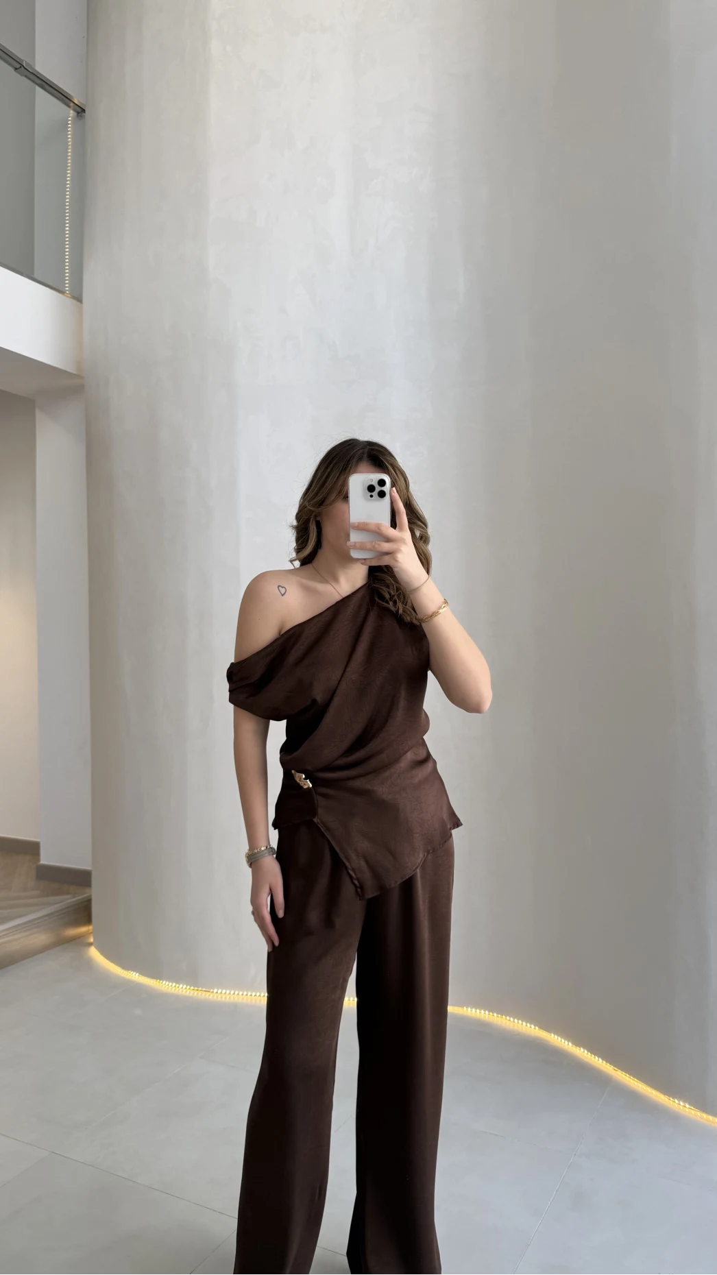 Destino Aksesuar Detay Sıfır Kol Saten Takım - Acı Kahve