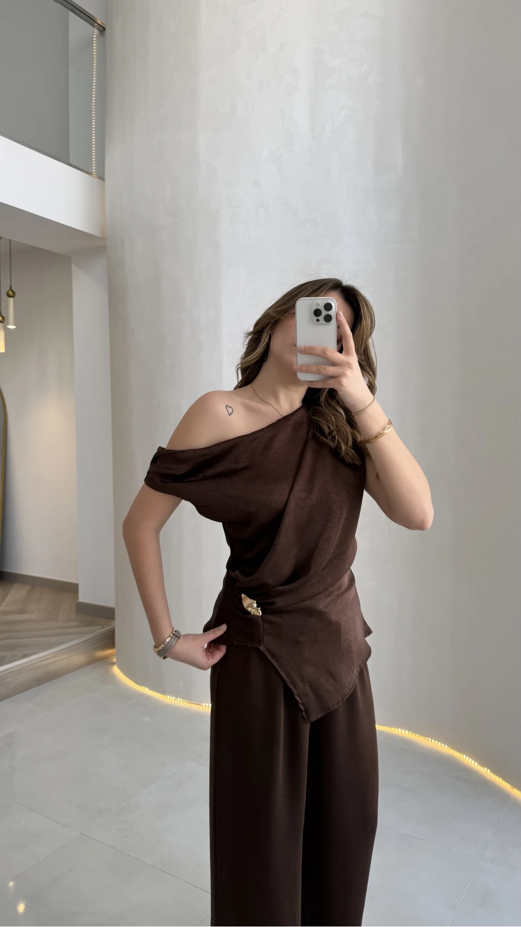 Destino Aksesuar Detay Sıfır Kol Saten Takım - Acı Kahve