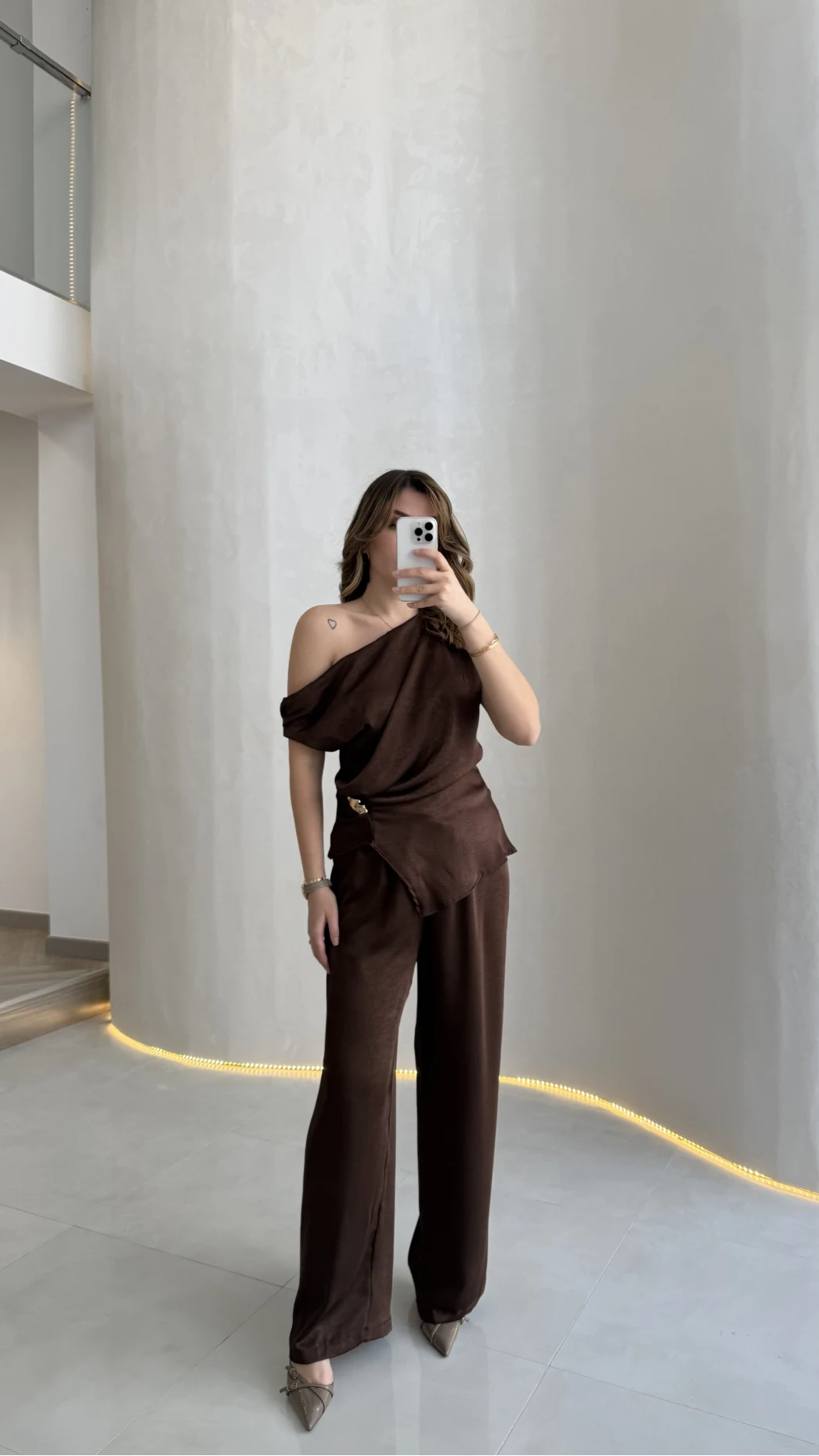 Destino Aksesuar Detay Sıfır Kol Saten Takım - Acı Kahve