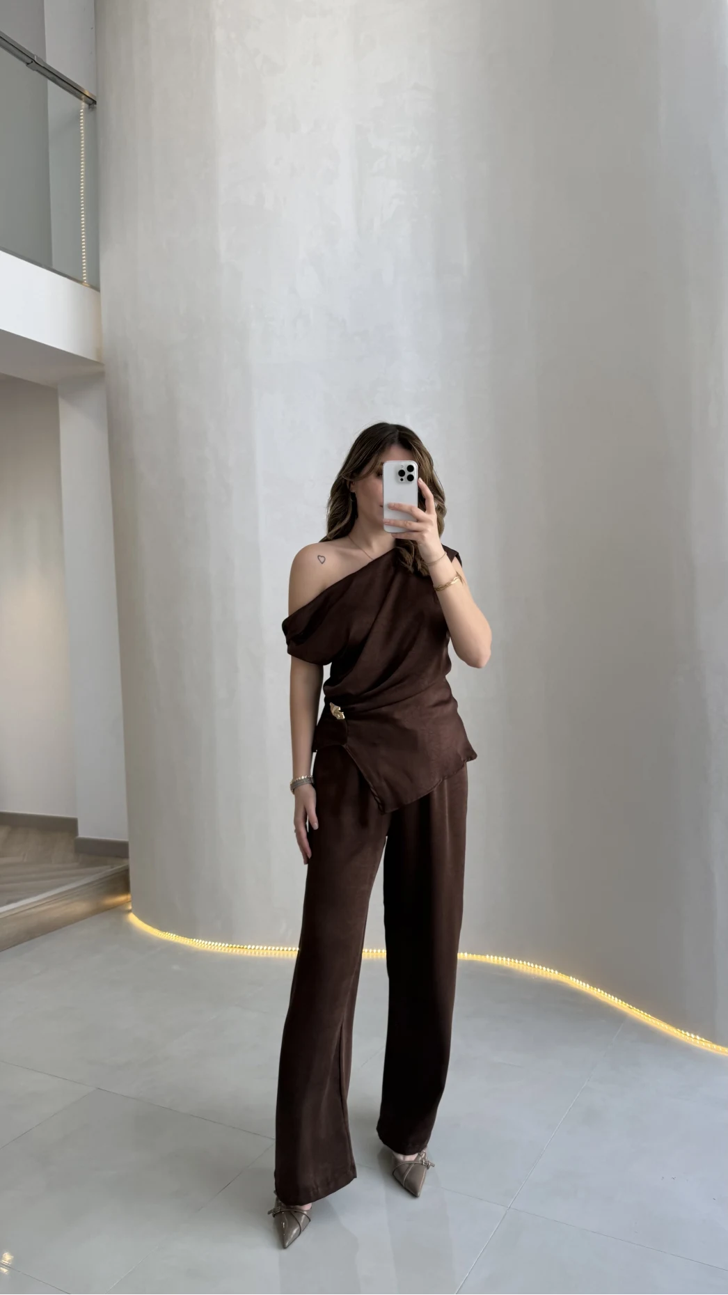 Destino Aksesuar Detay Sıfır Kol Saten Takım - Acı Kahve