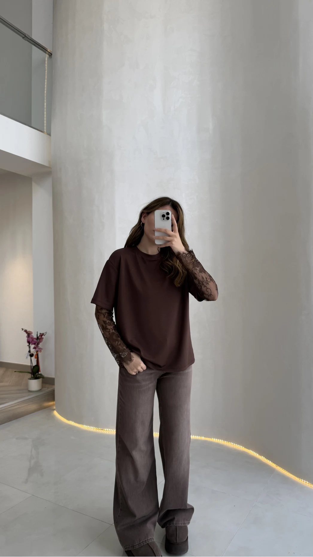 Oversize Bilek Detay Dantel Kol T-shirt - Acı Kahve