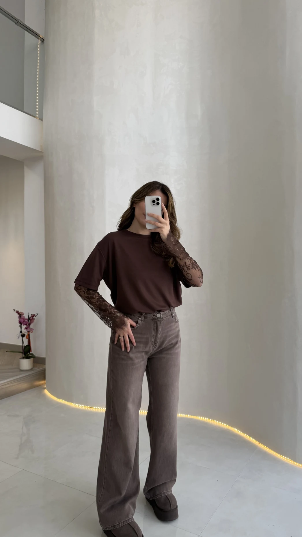 Oversize Bilek Detay Dantel Kol T-shirt - Acı Kahve