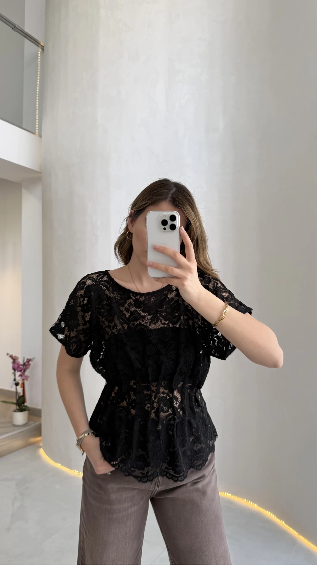 Flaner Büzgülü Bel Detaylı Kayık Yaka Dantelli Bluz - Siyah - Kod: 2966