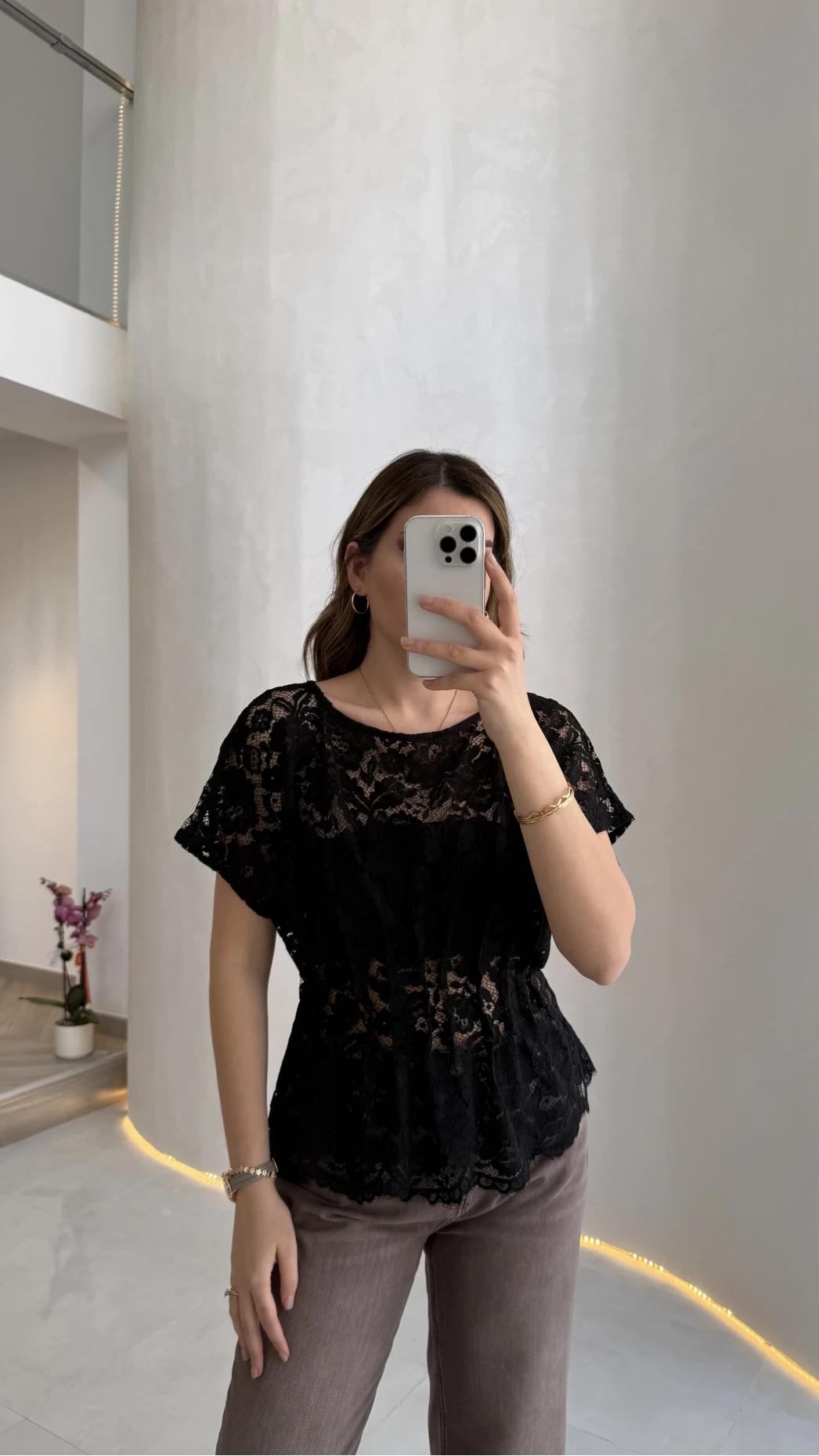 Flaner Büzgülü Bel Detaylı Kayık Yaka Dantelli Bluz - Siyah - Kod: 2966