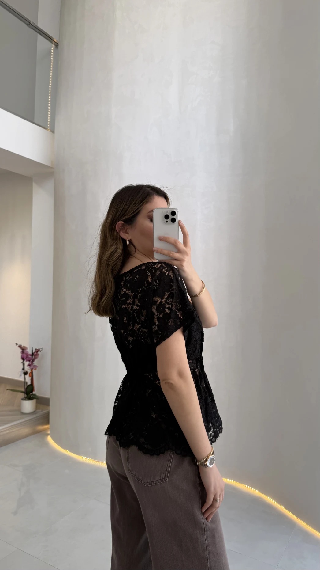 Flaner Büzgülü Bel Detaylı Kayık Yaka Dantelli Bluz - Siyah - Kod: 2966