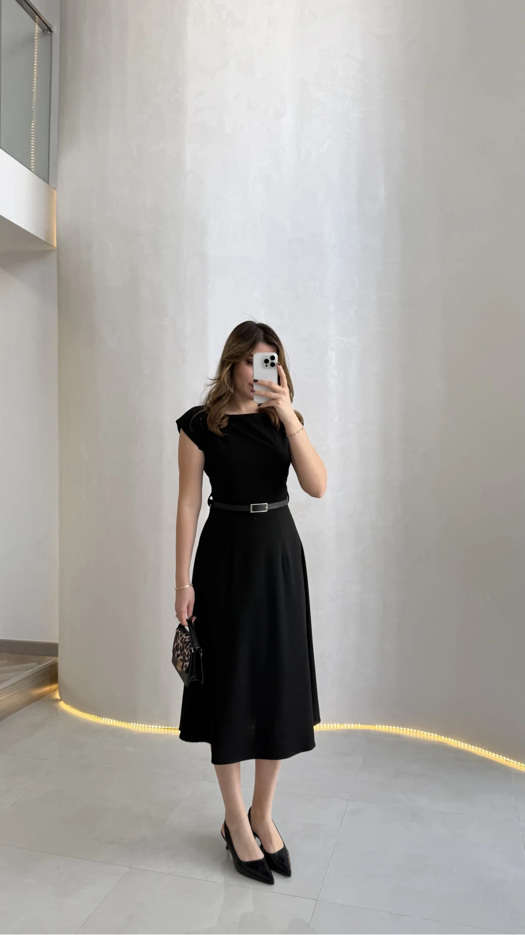 Bonita Vatkalı Midi Boy Kemerli Elbise - Siyah