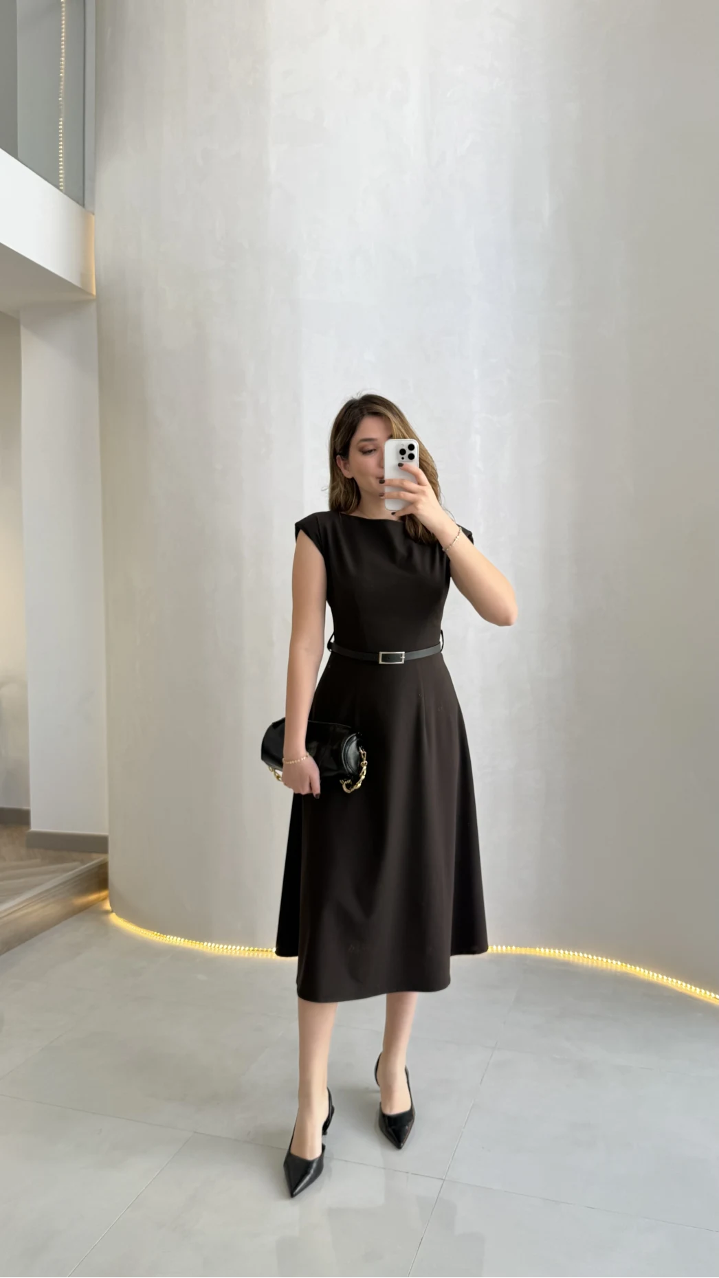 Bonita Vatkalı Midi Boy Kemerli Elbise - Kahverengi